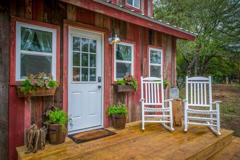 Cozy Cabin 