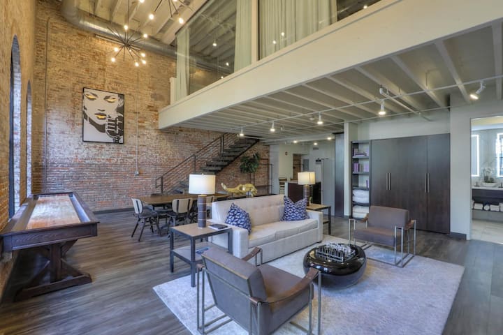 Studio 154 Luxury managed Airbnb listing 1