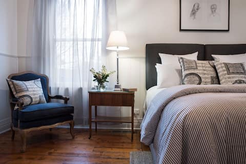 Albion - Gorgeous Cottage with Wi-Fi, Pets Welcome