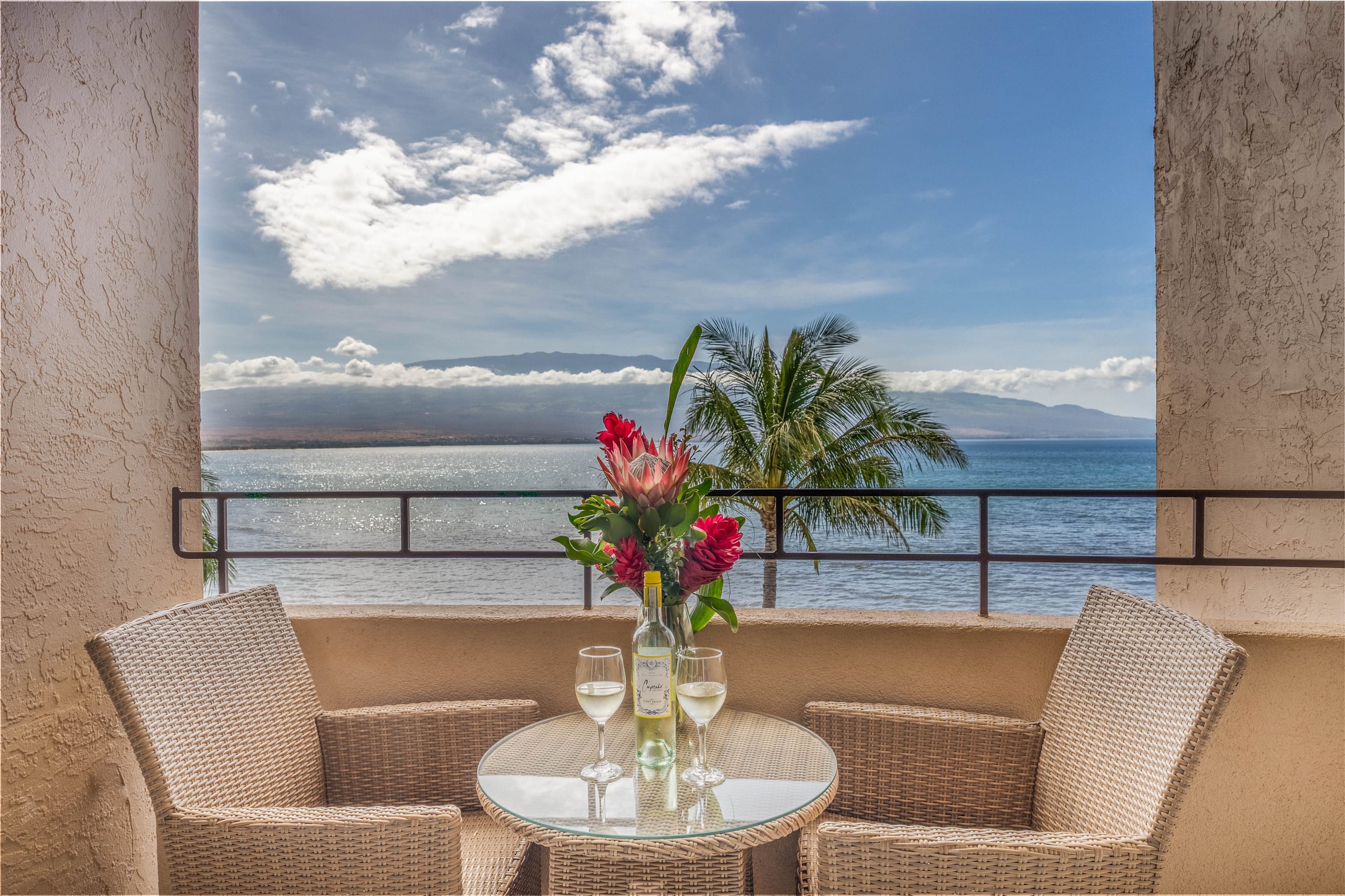Condo in Wailuku · ★4.89 · 2 bedrooms · 2 beds · 2 baths - Image 2