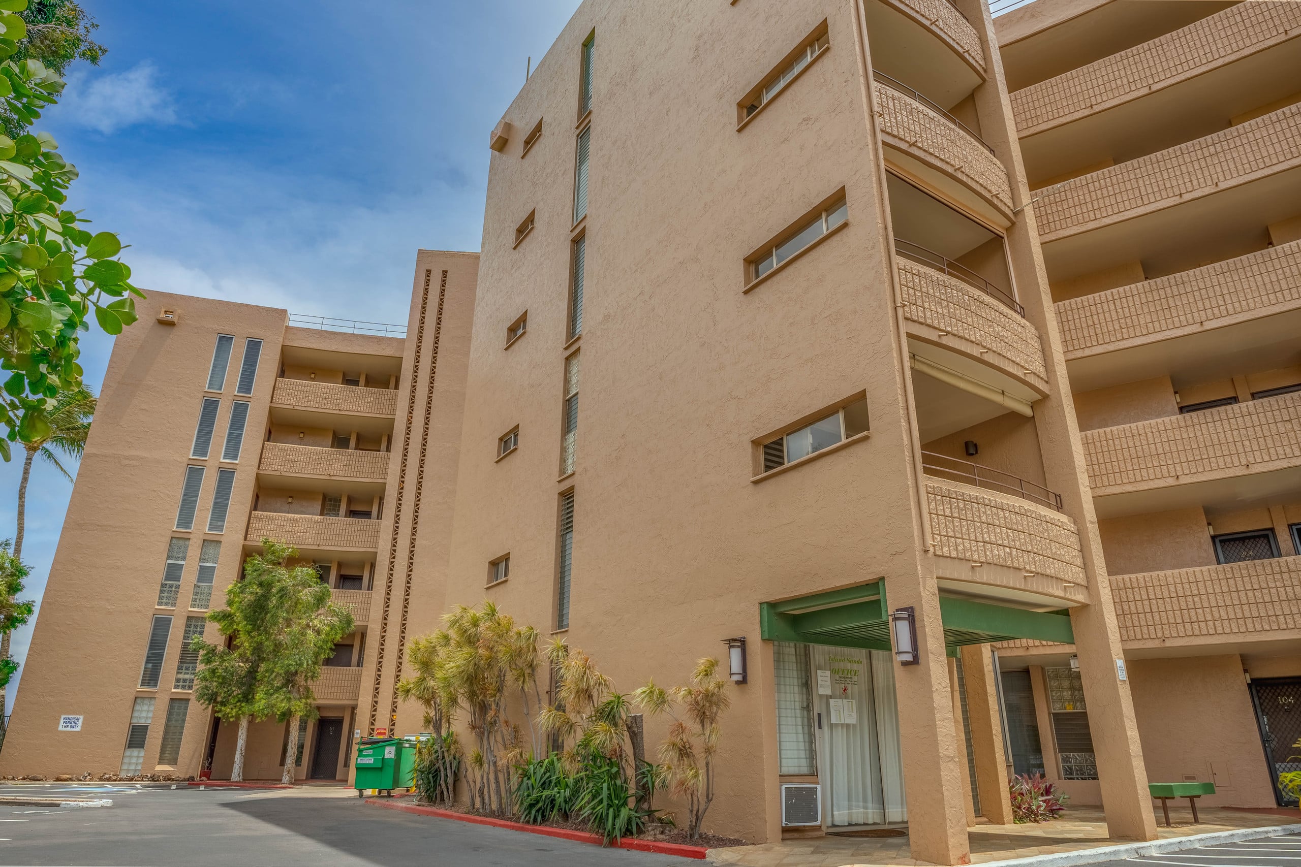 Condo in Wailuku · ★4.89 · 2 bedrooms · 2 beds · 2 baths - Image 42