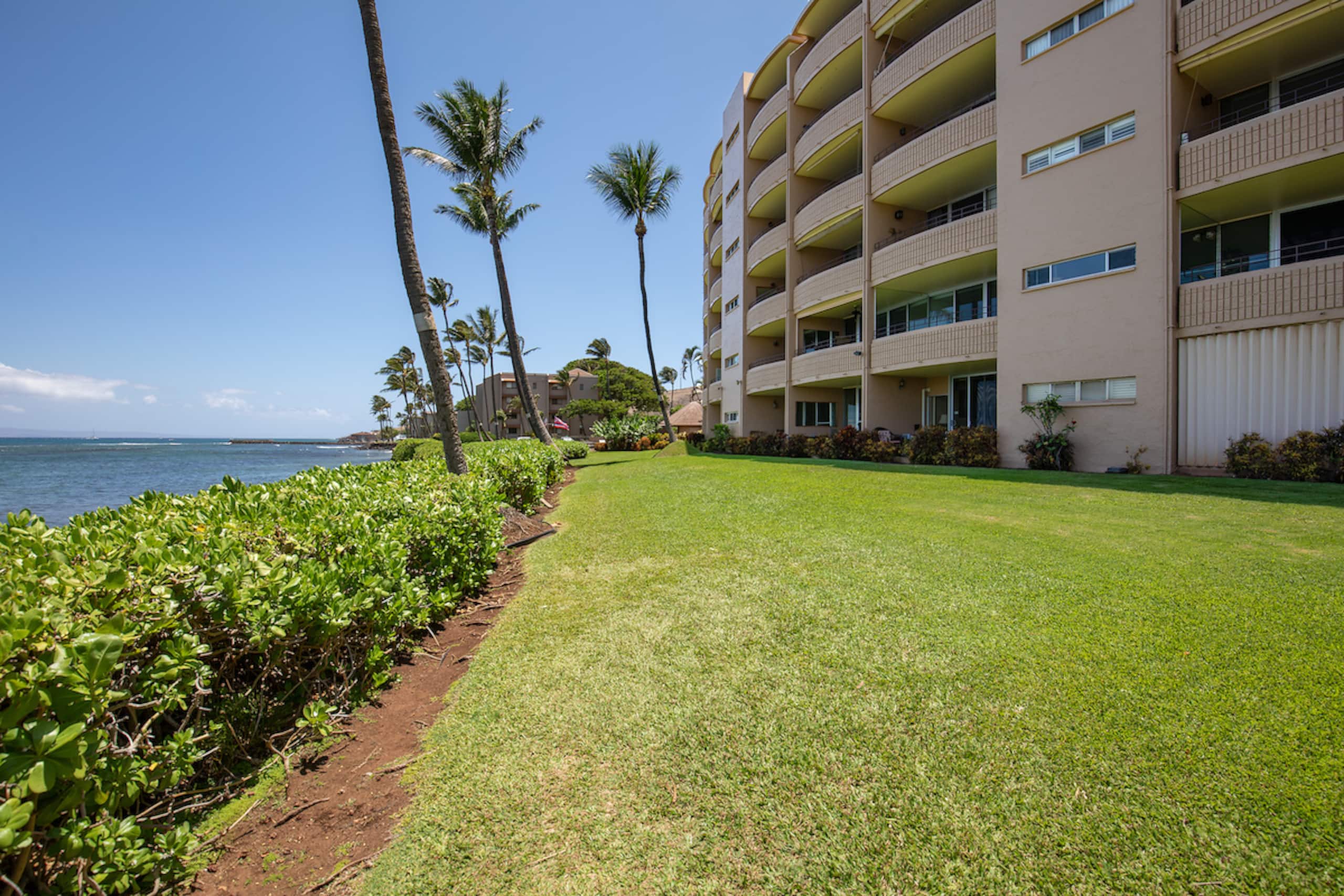 Condo in Wailuku · ★4.89 · 2 bedrooms · 2 beds · 2 baths - Image 37