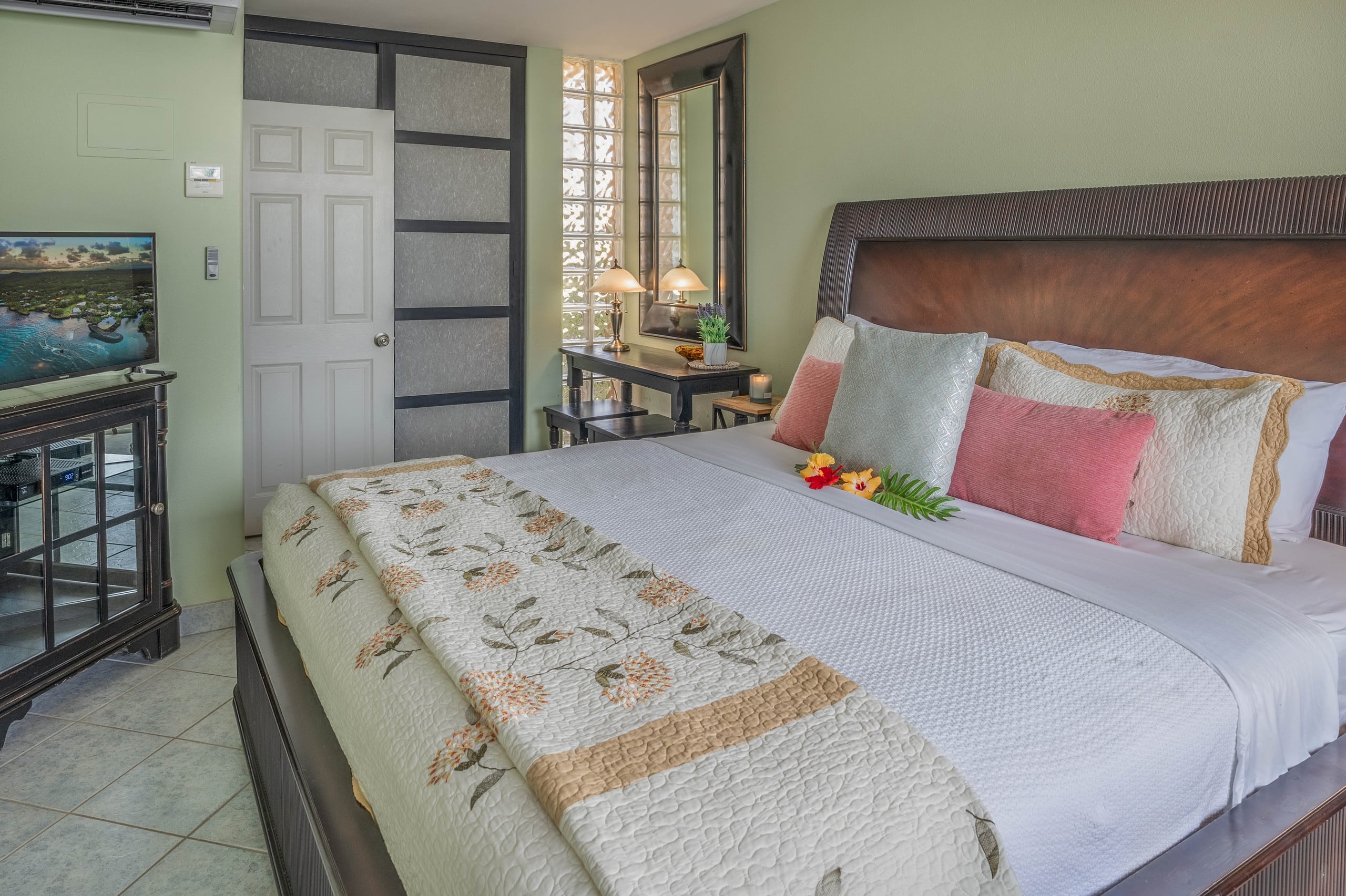 Condo in Wailuku · ★4.89 · 2 bedrooms · 2 beds · 2 baths - Image 13