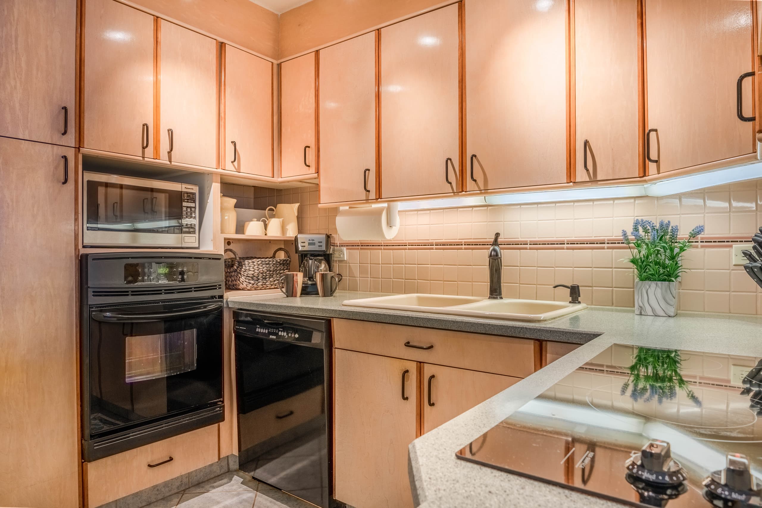 Condo in Wailuku · ★4.89 · 2 bedrooms · 2 beds · 2 baths - Image 10