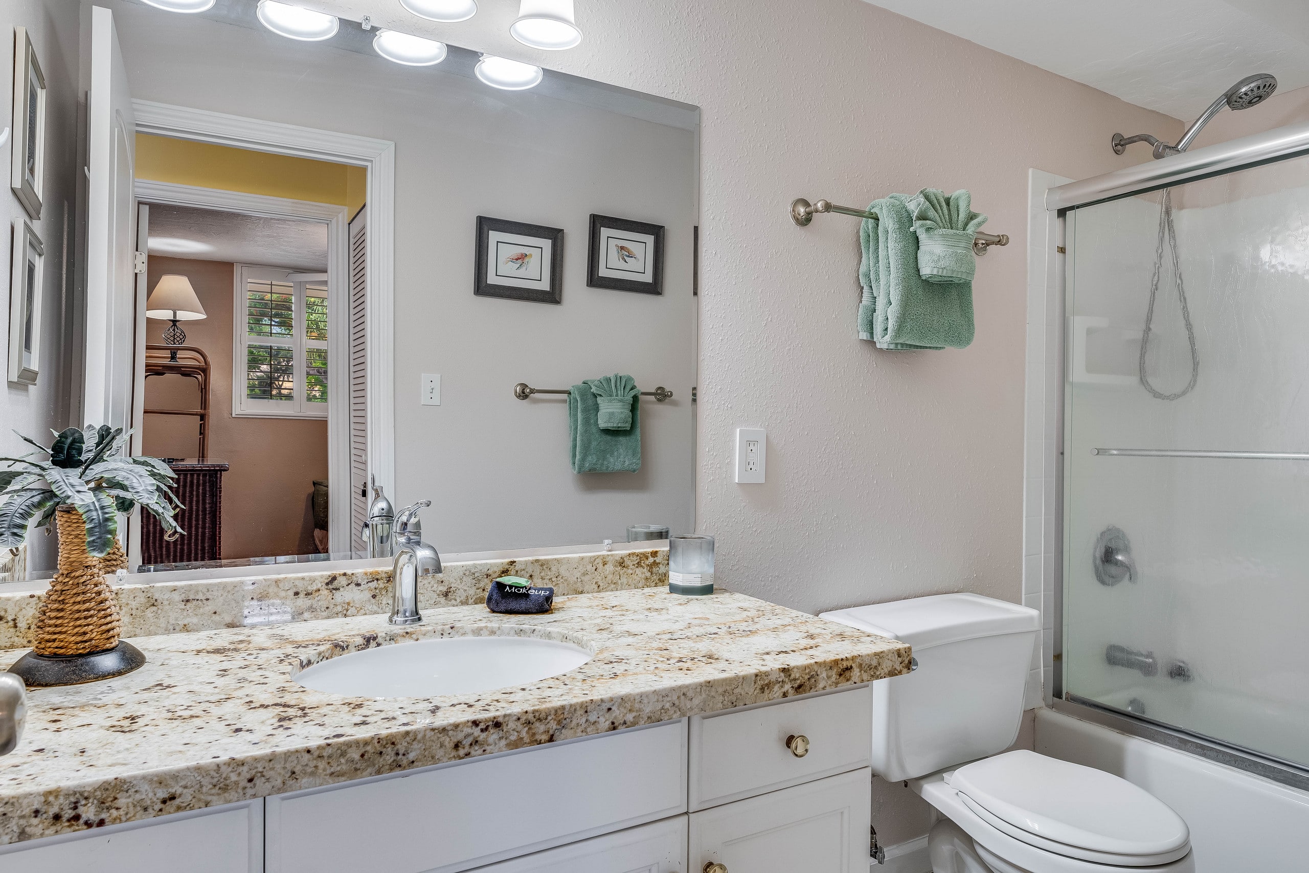 Condo in Wailuku · ★4.69 · 2 bedrooms · 3 beds · 2 shared baths - Image 33