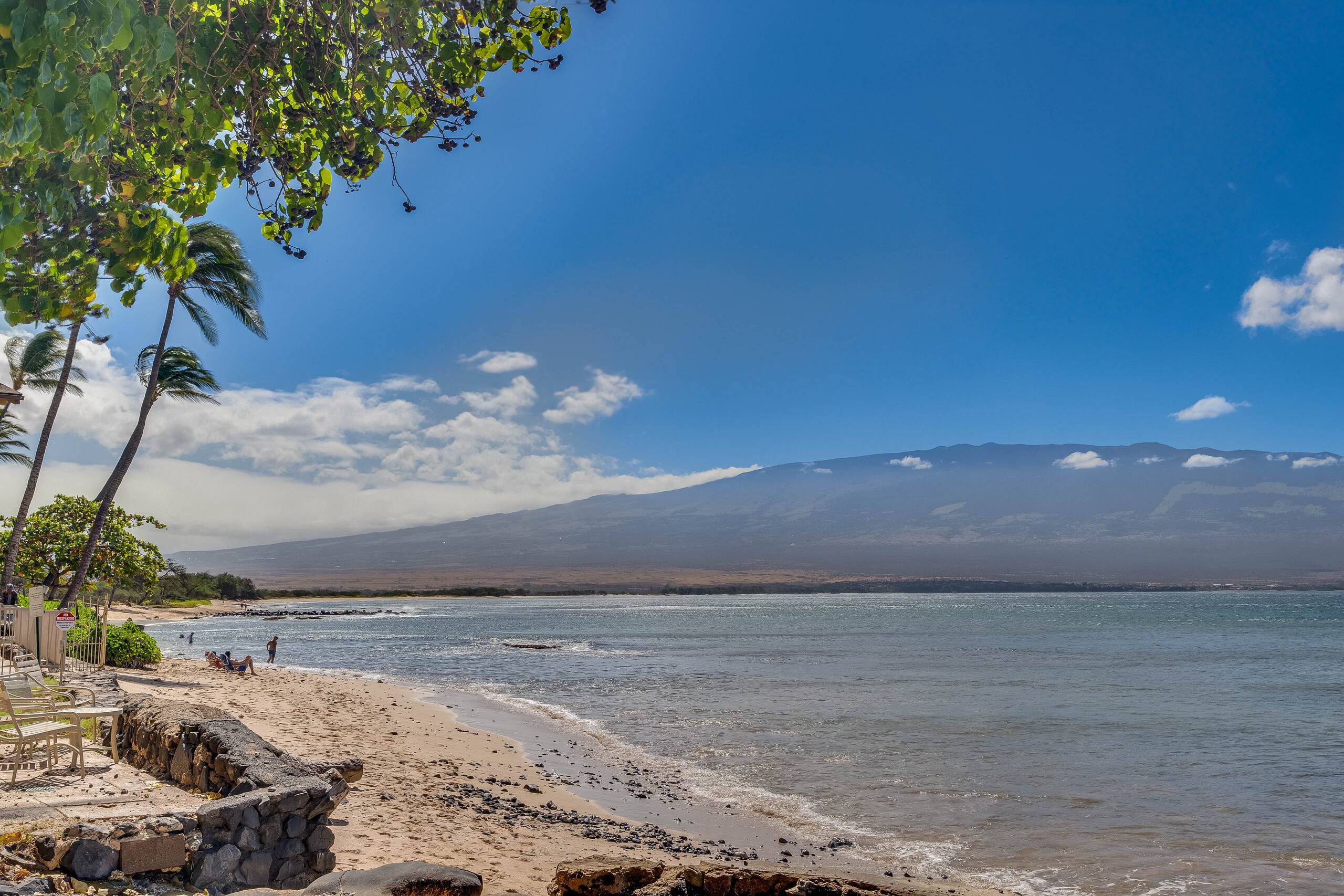Condo in Wailuku · ★4.69 · 2 bedrooms · 3 beds · 2 shared baths - Image 39