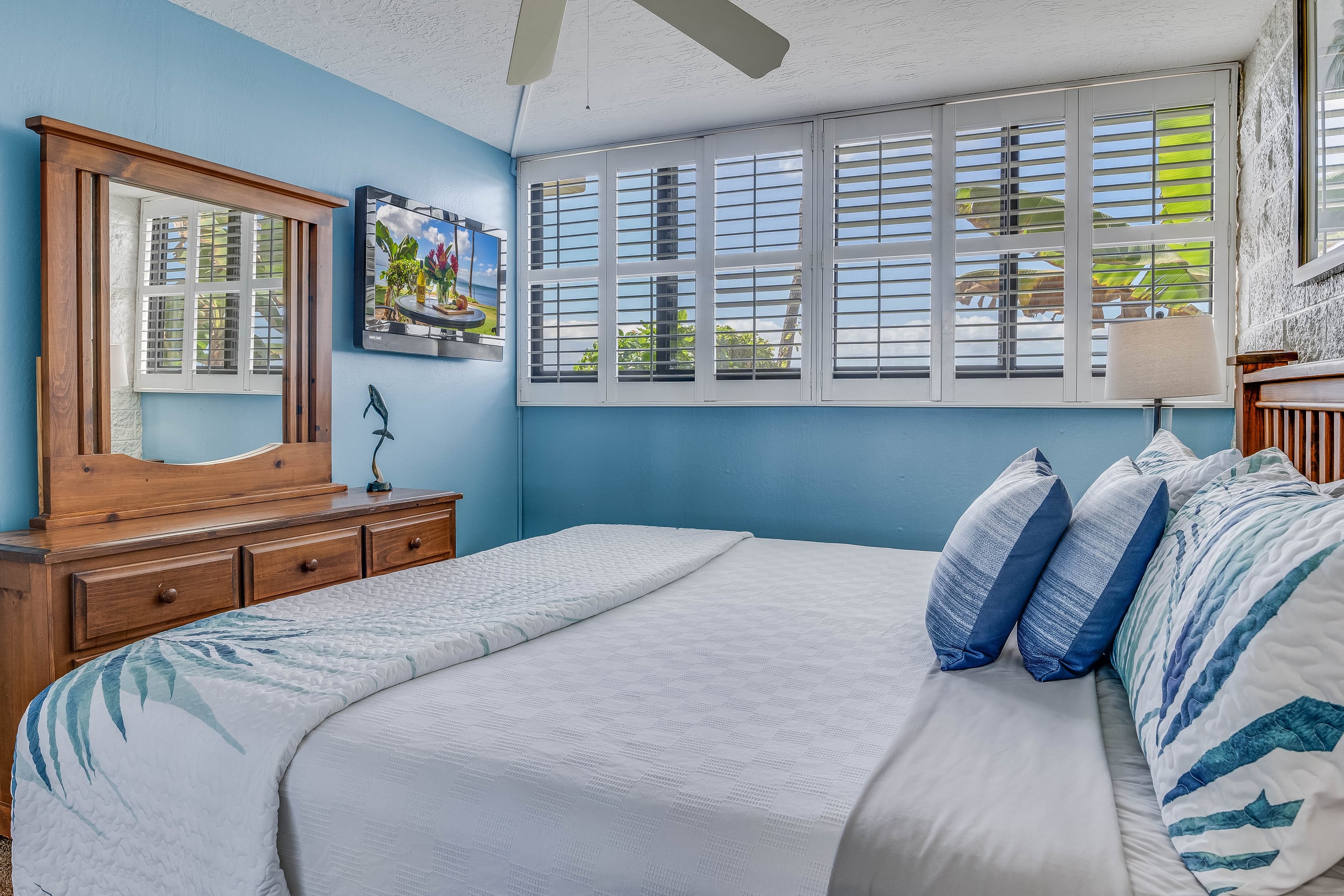 Condo in Wailuku · ★4.69 · 2 bedrooms · 3 beds · 2 shared baths - Image 23