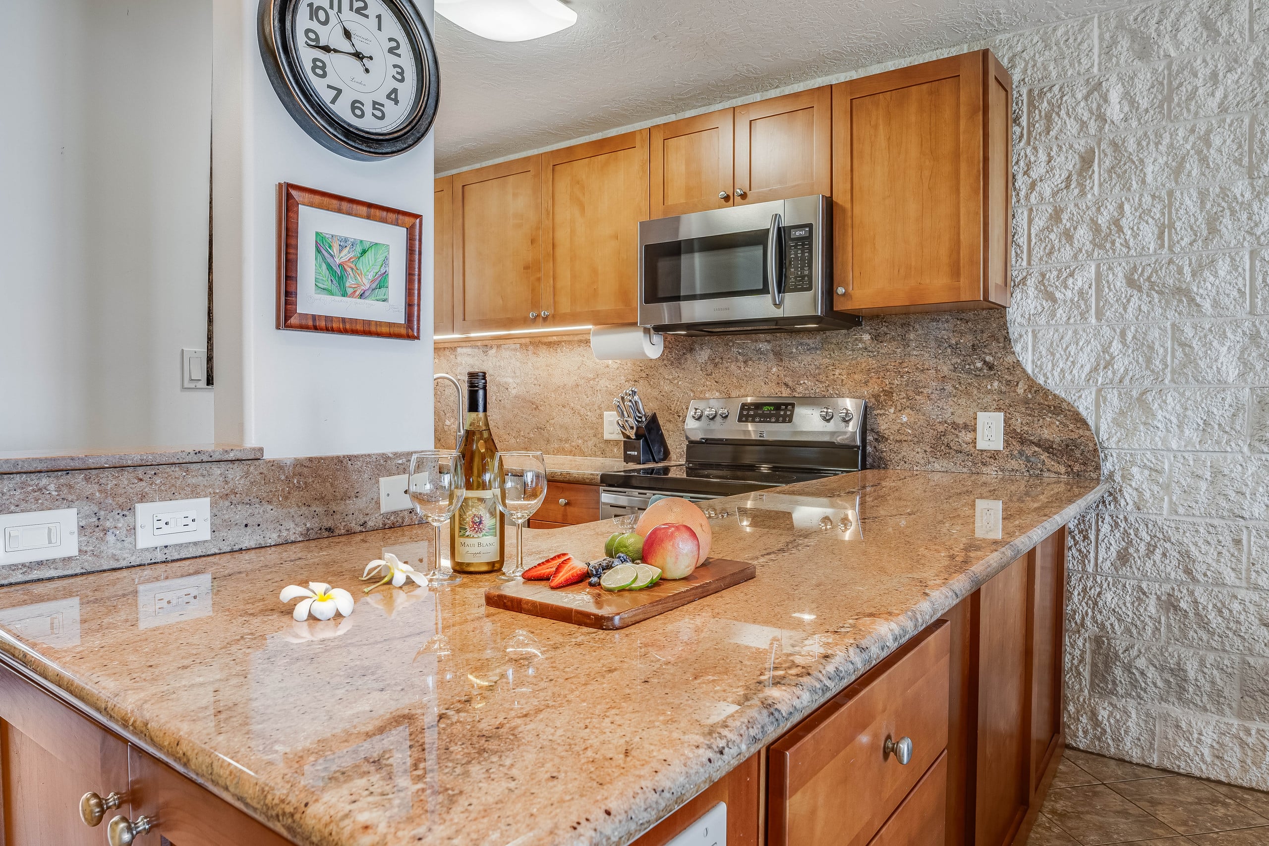 Condo in Wailuku · ★4.69 · 2 bedrooms · 3 beds · 2 shared baths - Image 14
