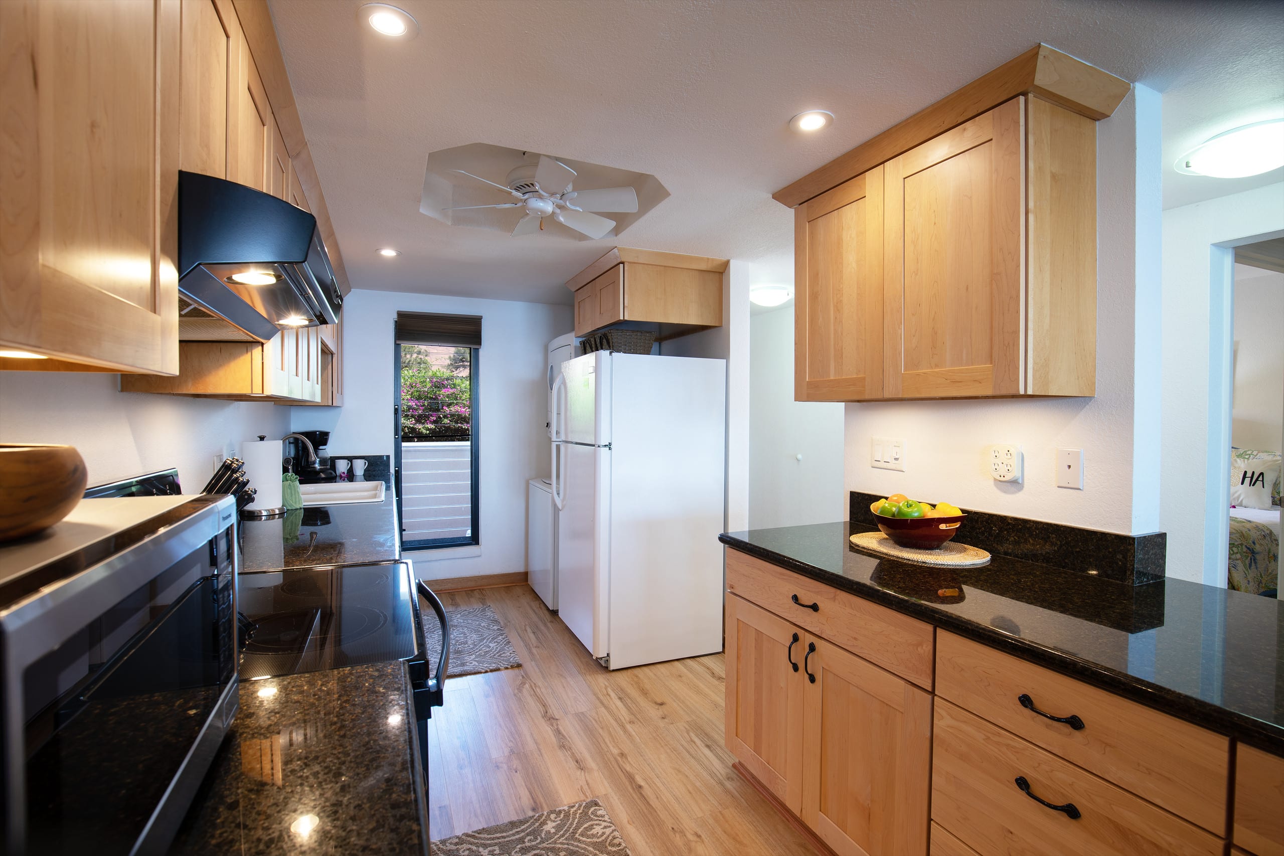 Condo in Wailuku · ★4.84 · 2 bedrooms · 4 beds · 2 baths - Image 10