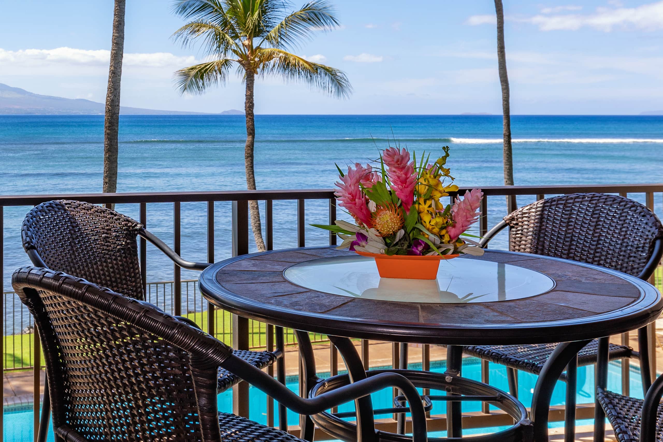 Condo in Wailuku · ★4.84 · 2 bedrooms · 4 beds · 2 baths - Image 1
