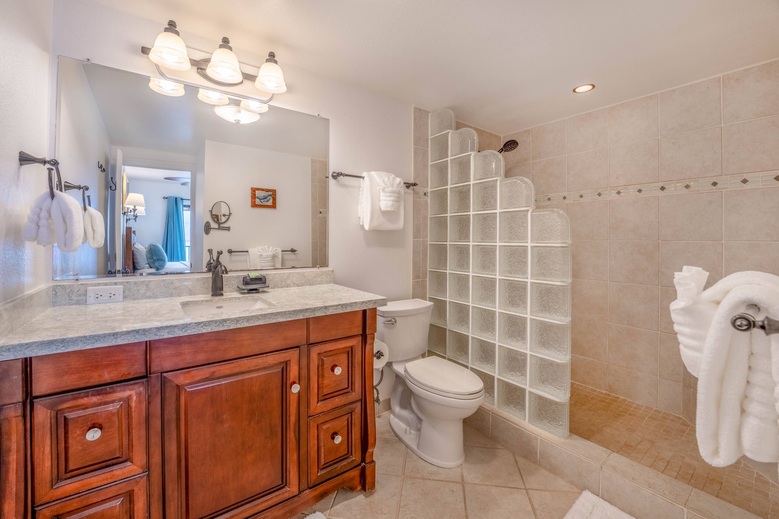 Condo in Wailuku · ★4.74 · 2 bedrooms · 4 beds · 2 baths - Image 30