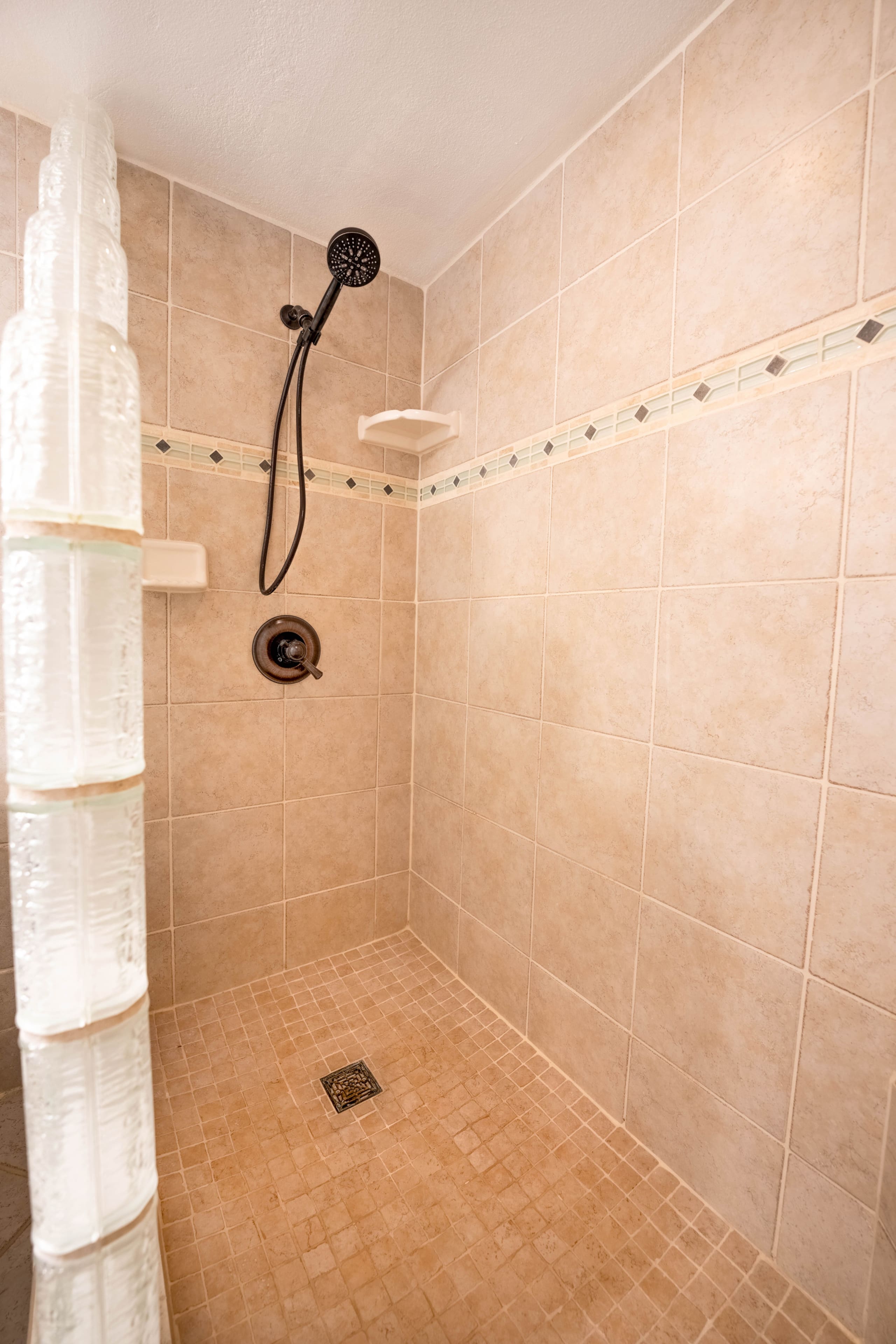 Condo in Wailuku · ★4.74 · 2 bedrooms · 4 beds · 2 baths - Image 32