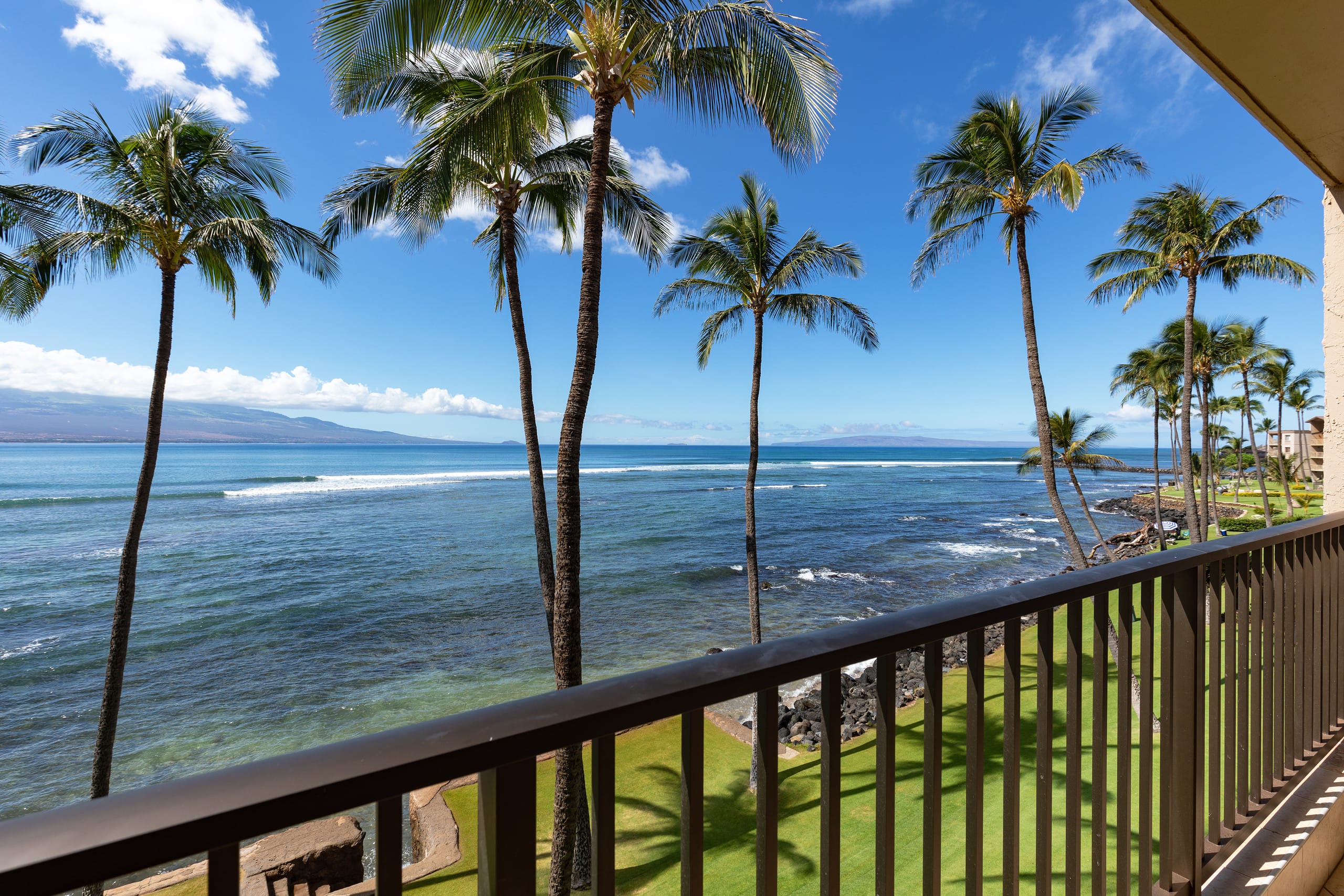 Condo in Wailuku · ★4.97 · 2 bedrooms · 2 beds · 2 baths - Image 29