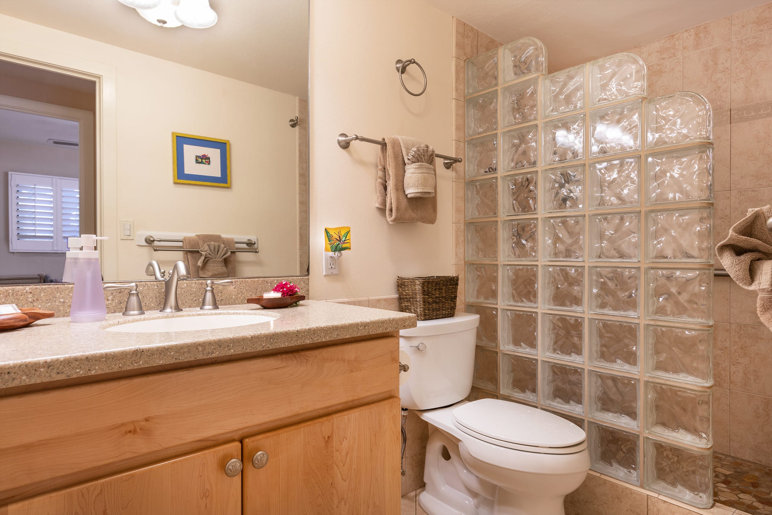 Condo in Wailuku · ★4.97 · 2 bedrooms · 2 beds · 2 baths - Image 21
