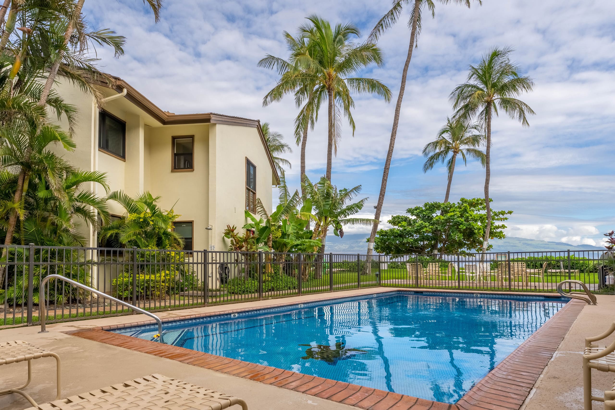 Condo in Wailuku · ★4.75 · 2 bedrooms · 2 beds · 2 shared baths - Image 28