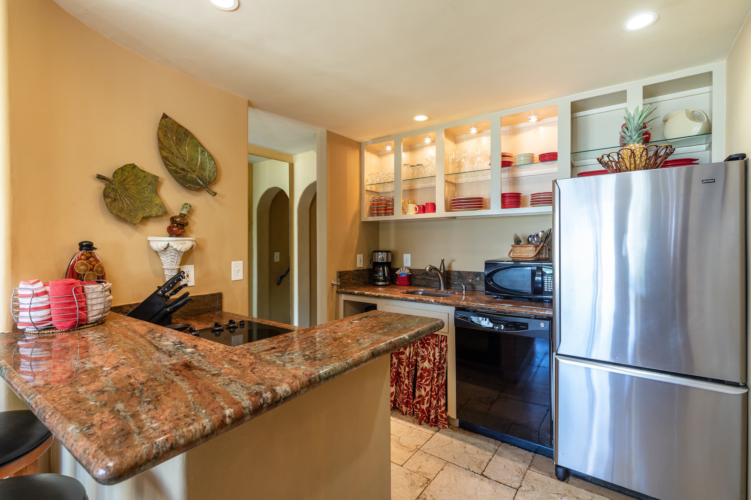 Condo in Wailuku · ★4.75 · 2 bedrooms · 2 beds · 2 shared baths - Image 14
