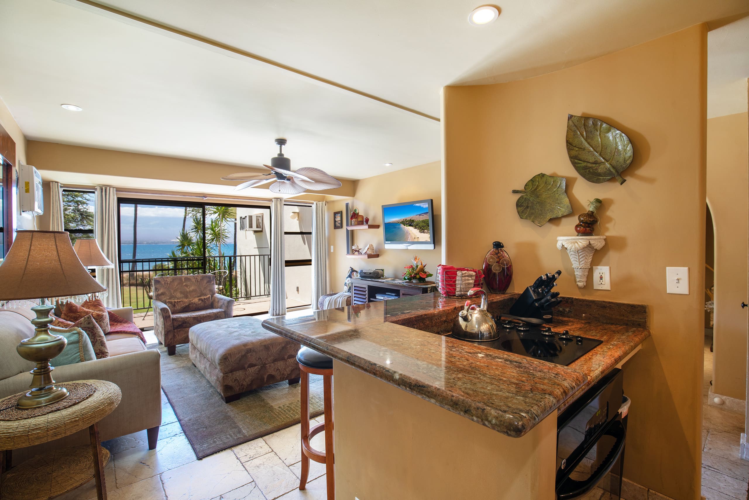 Condo in Wailuku · ★4.75 · 2 bedrooms · 2 beds · 2 shared baths - Image 12