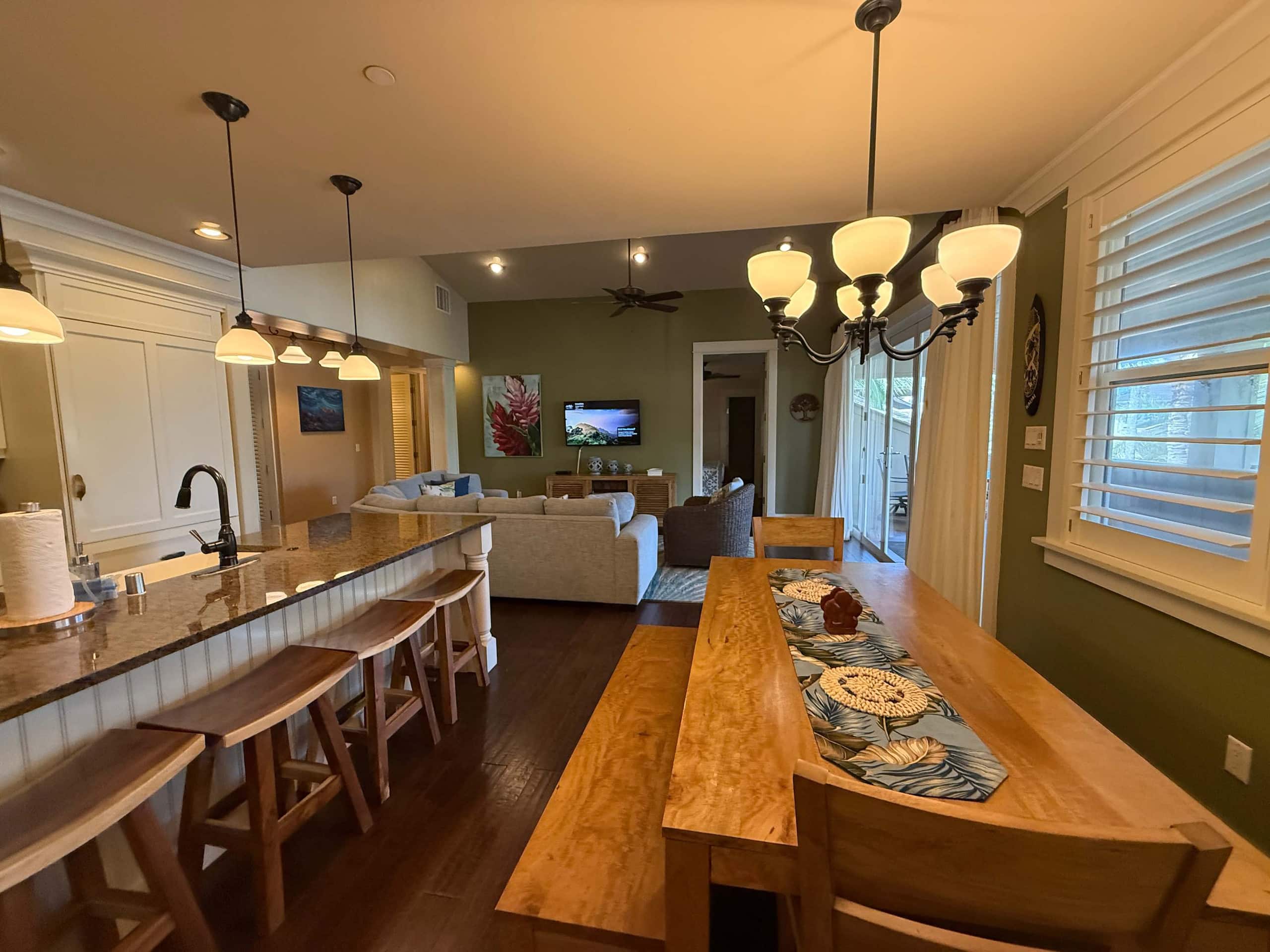 4BR I Elegant Poolside Penthouse l Private - Photo 25