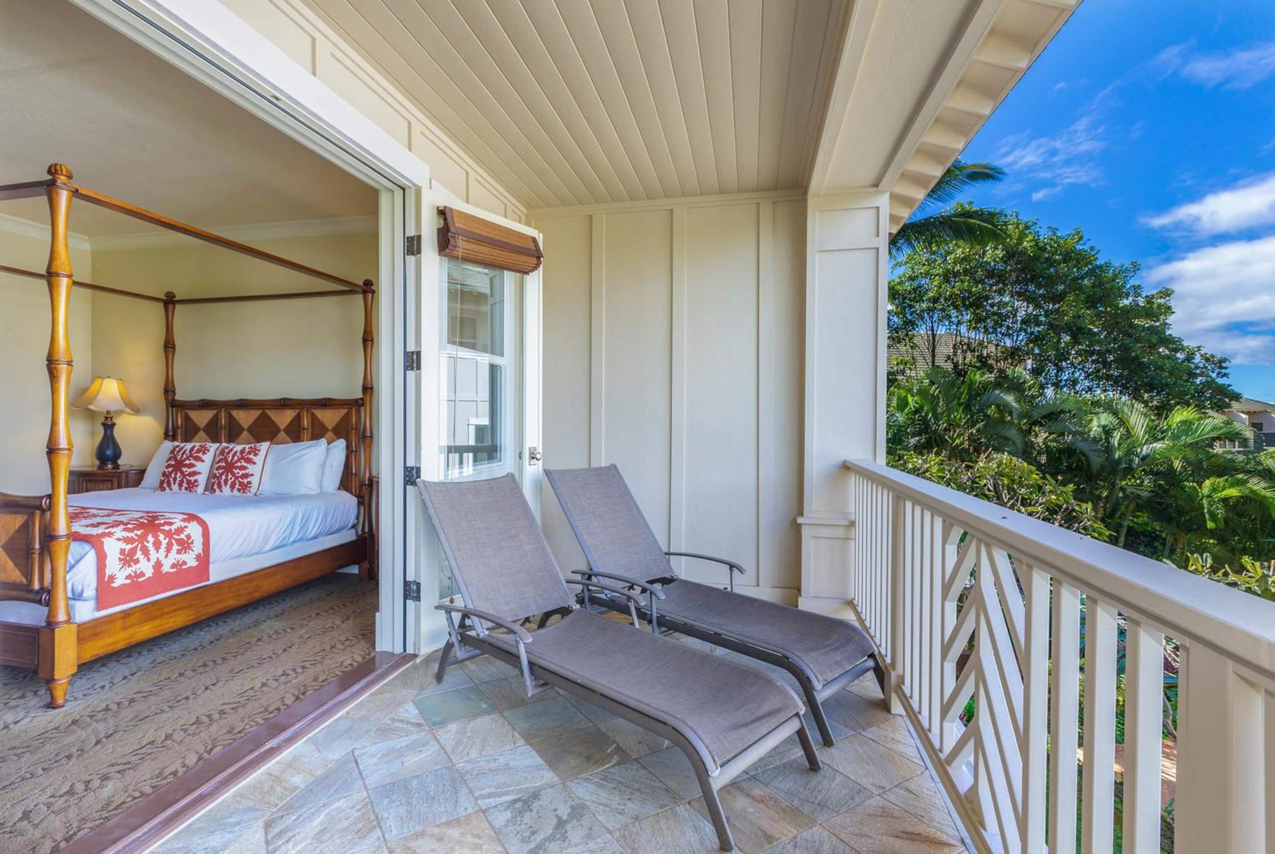 4BR I Elegant Poolside Penthouse l Private - Photo 4