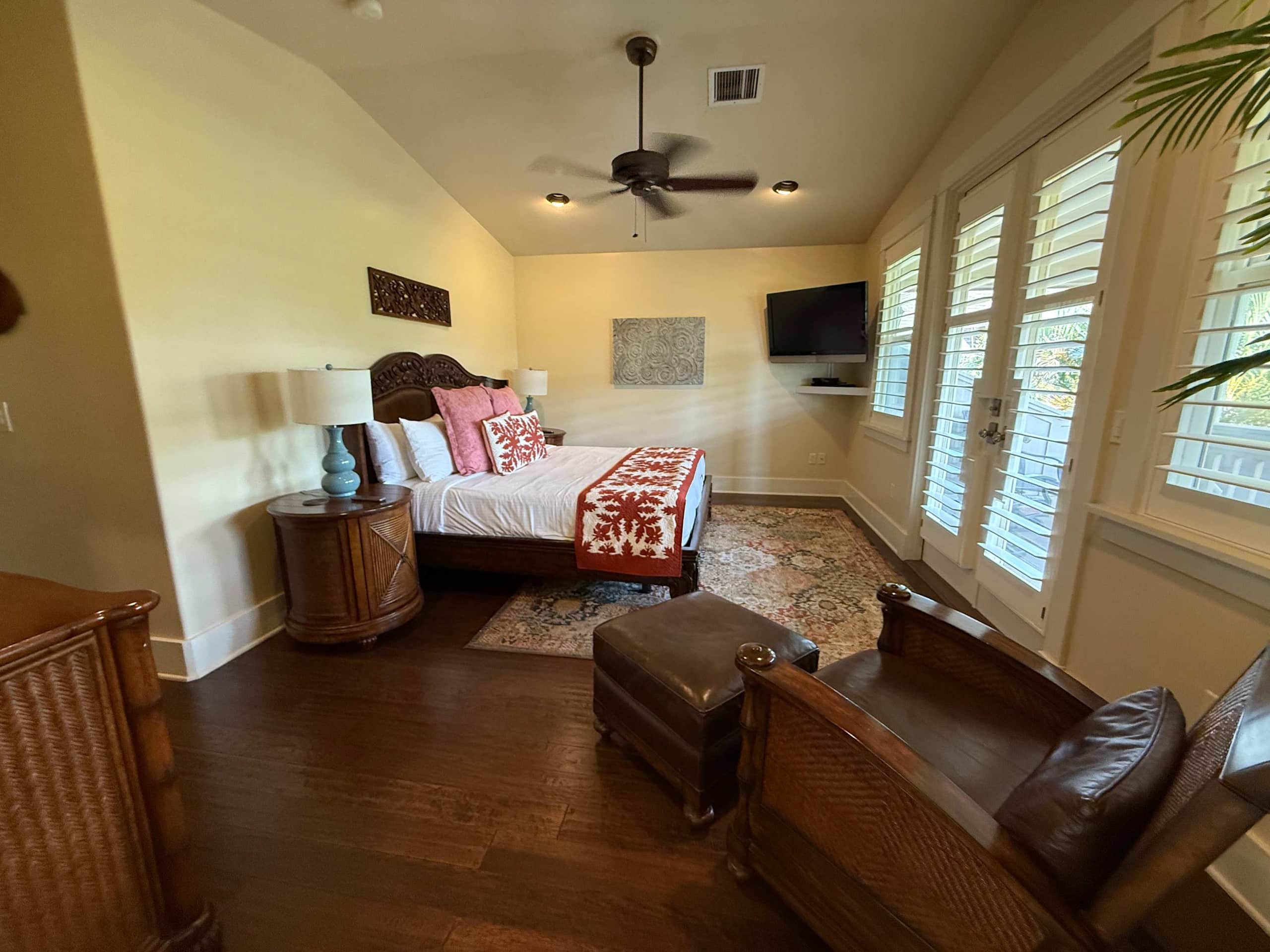 4BR I Elegant Poolside Penthouse l Private - Photo 17