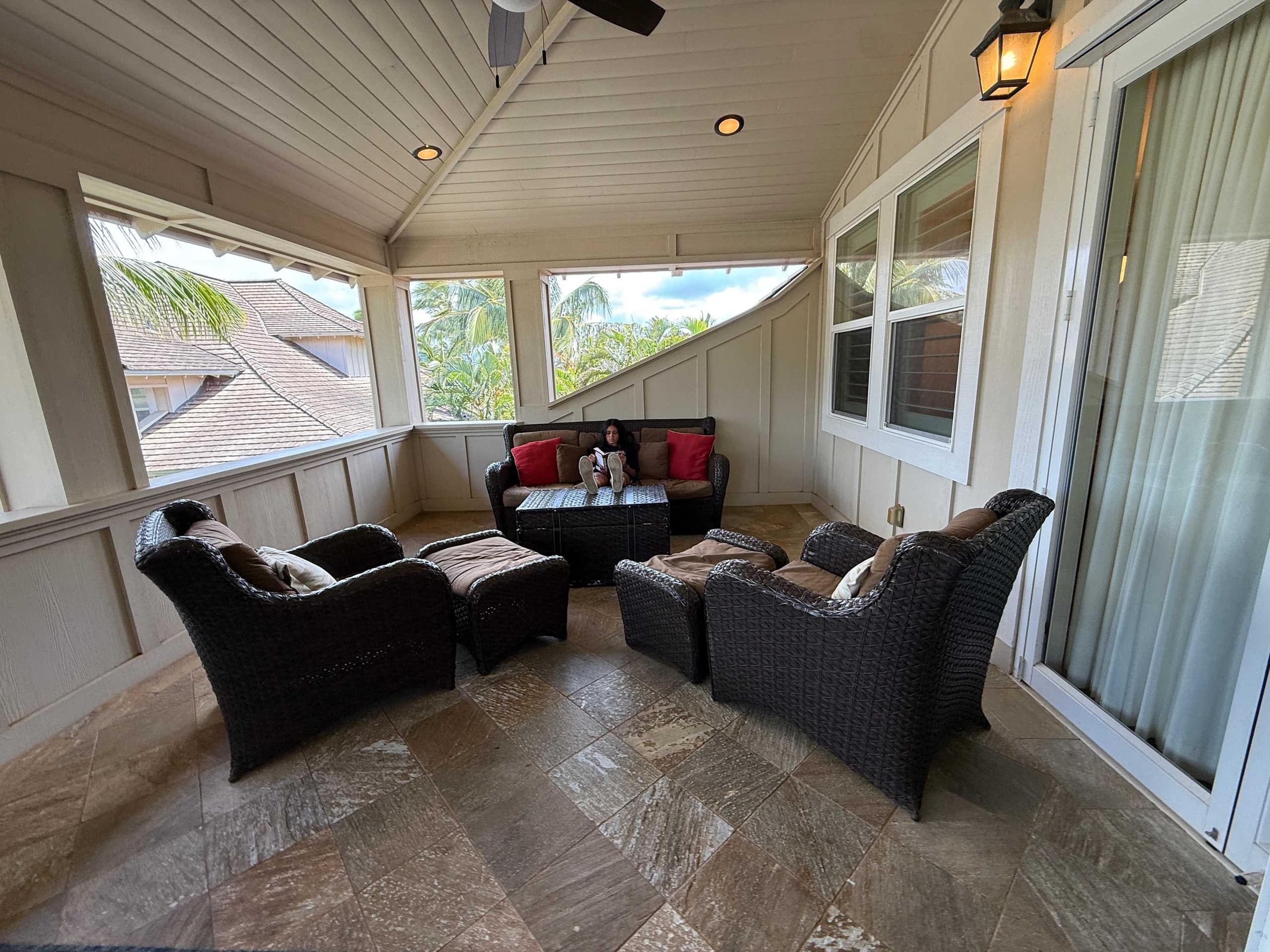 4BR I Elegant Poolside Penthouse l Private - Photo 32