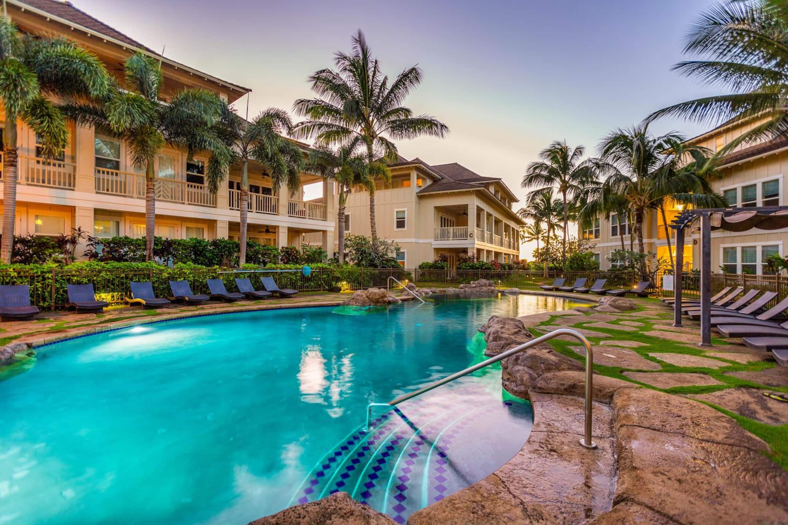 4BR I Elegant Poolside Penthouse l Private - Photo 39