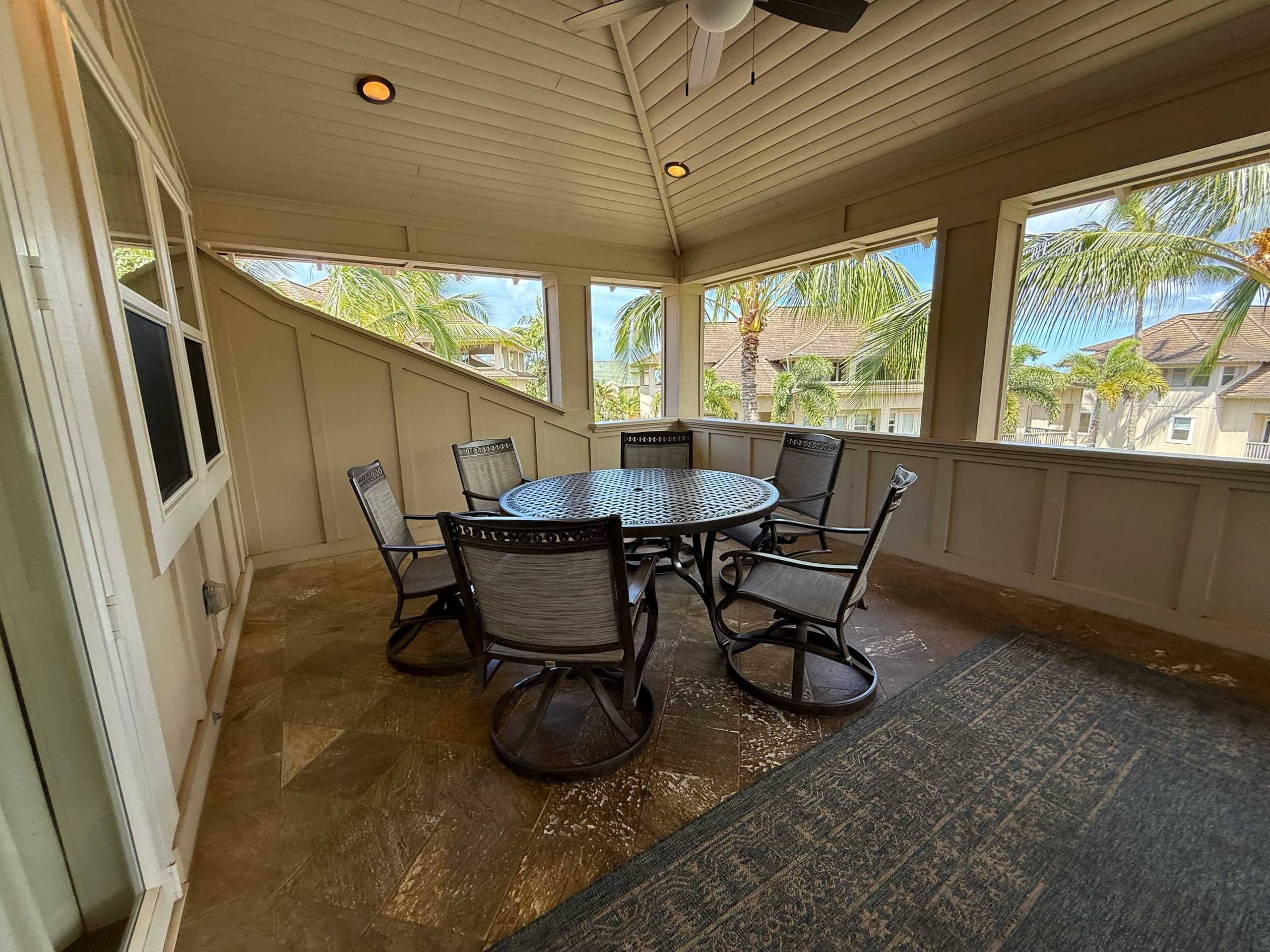 4BR I Elegant Poolside Penthouse l Private - Photo 27