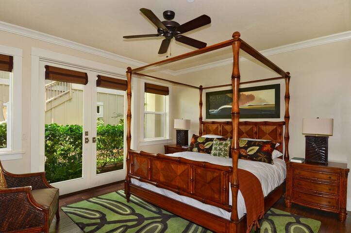 Poolside Ground-Floor Villa |Walk to Beach|Hot Tub gallery image 5