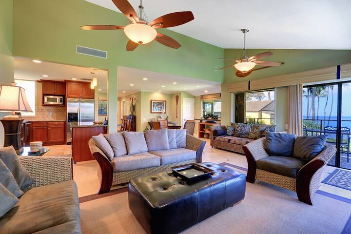Excellent Amenities- Ocean Views-Wailea Elua #1204 gallery image 5