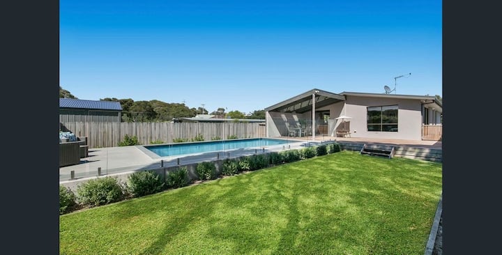 Family Entertainer With Swimming Pool - Rye - Sorrento