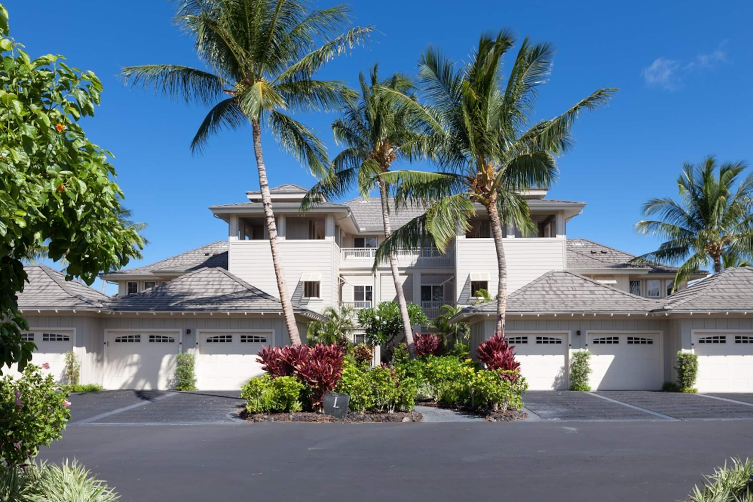 Hilton Pool Pass for 2026 and Golf Discounts. L22 - Photo 21