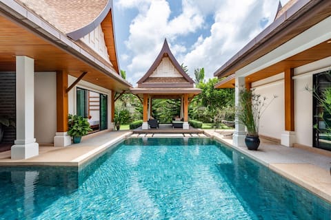Champagne Pool Villa