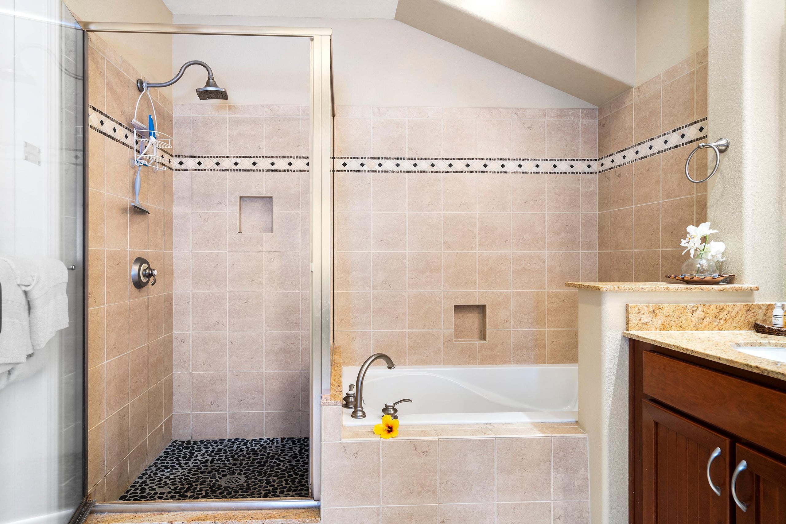 Villa in Waikoloa Village · ★4.8 · 2 bedrooms · 5 beds · 2 baths - Photo 20