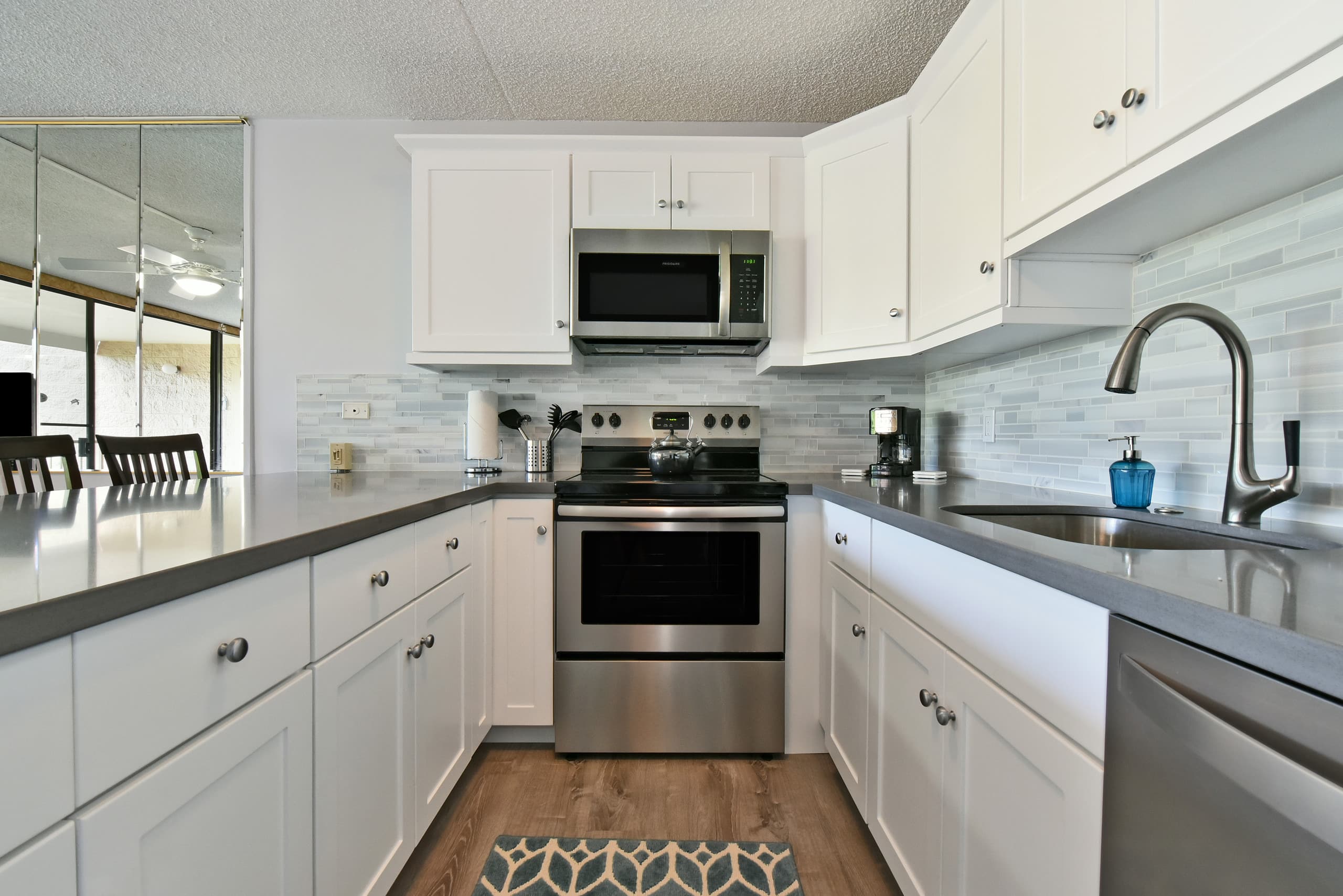 Condo in Kihei · ★4.64 · 1 bedroom · 2 beds · 1 bath - Image 4