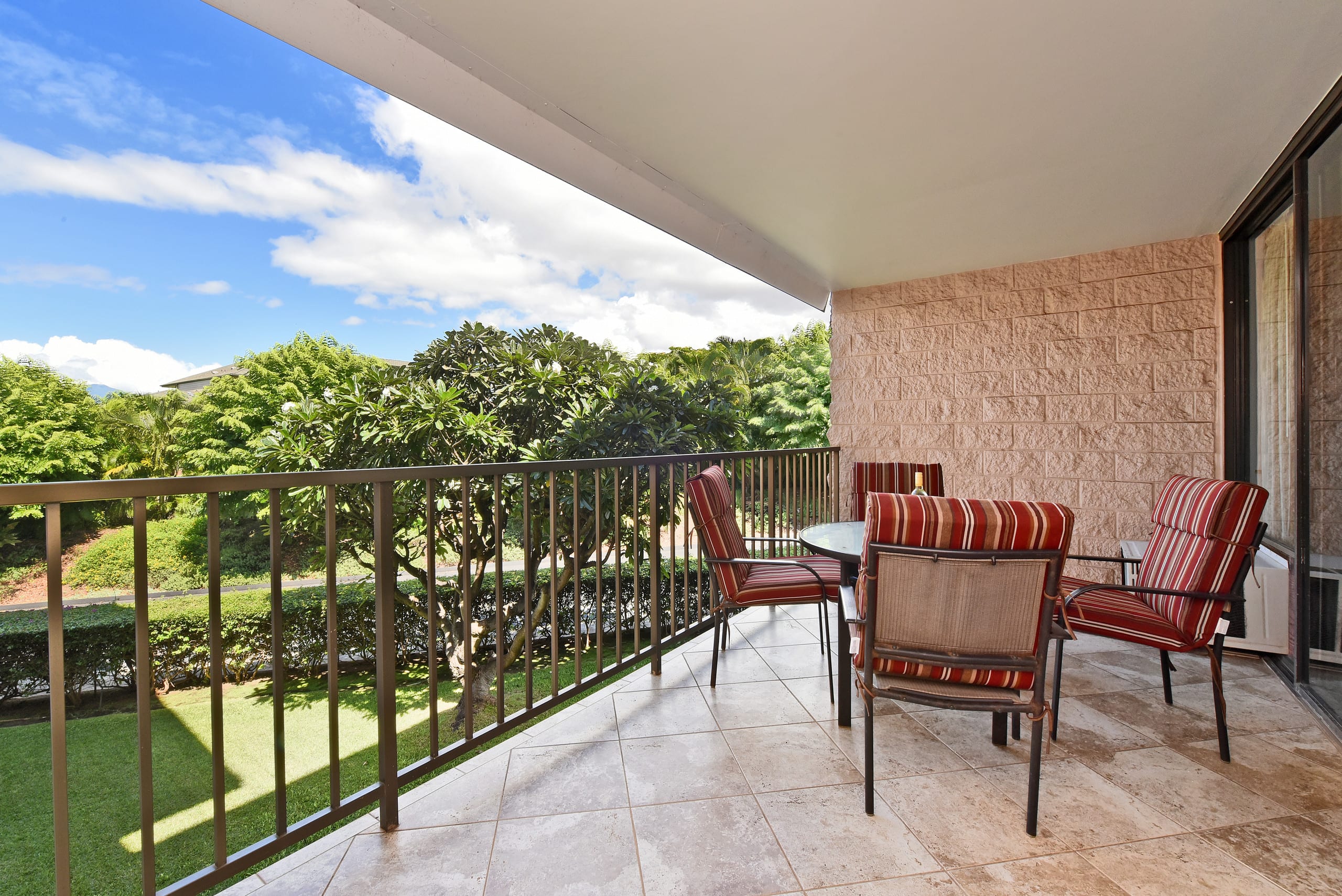 Condo in Kihei · ★4.64 · 1 bedroom · 2 beds · 1 bath - Image 18
