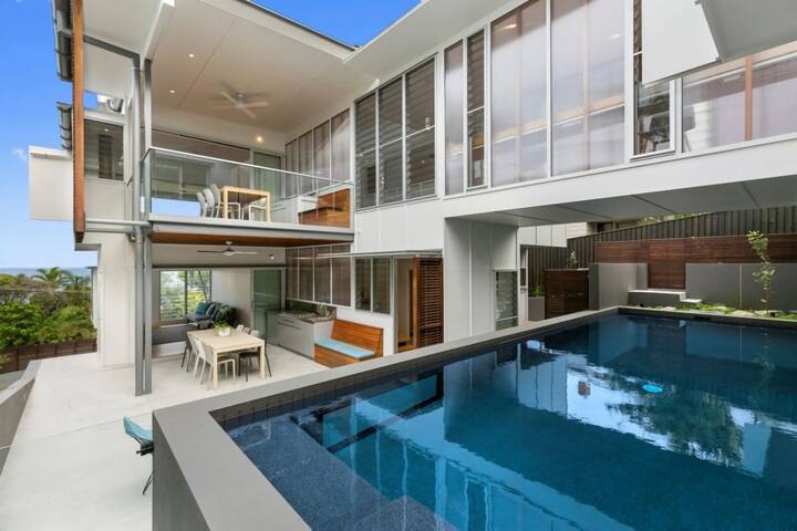 Spectacular Home Stunning Ocean & Headland Views