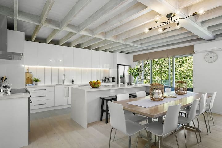 Danny Boy Coastal Retreat in Rye