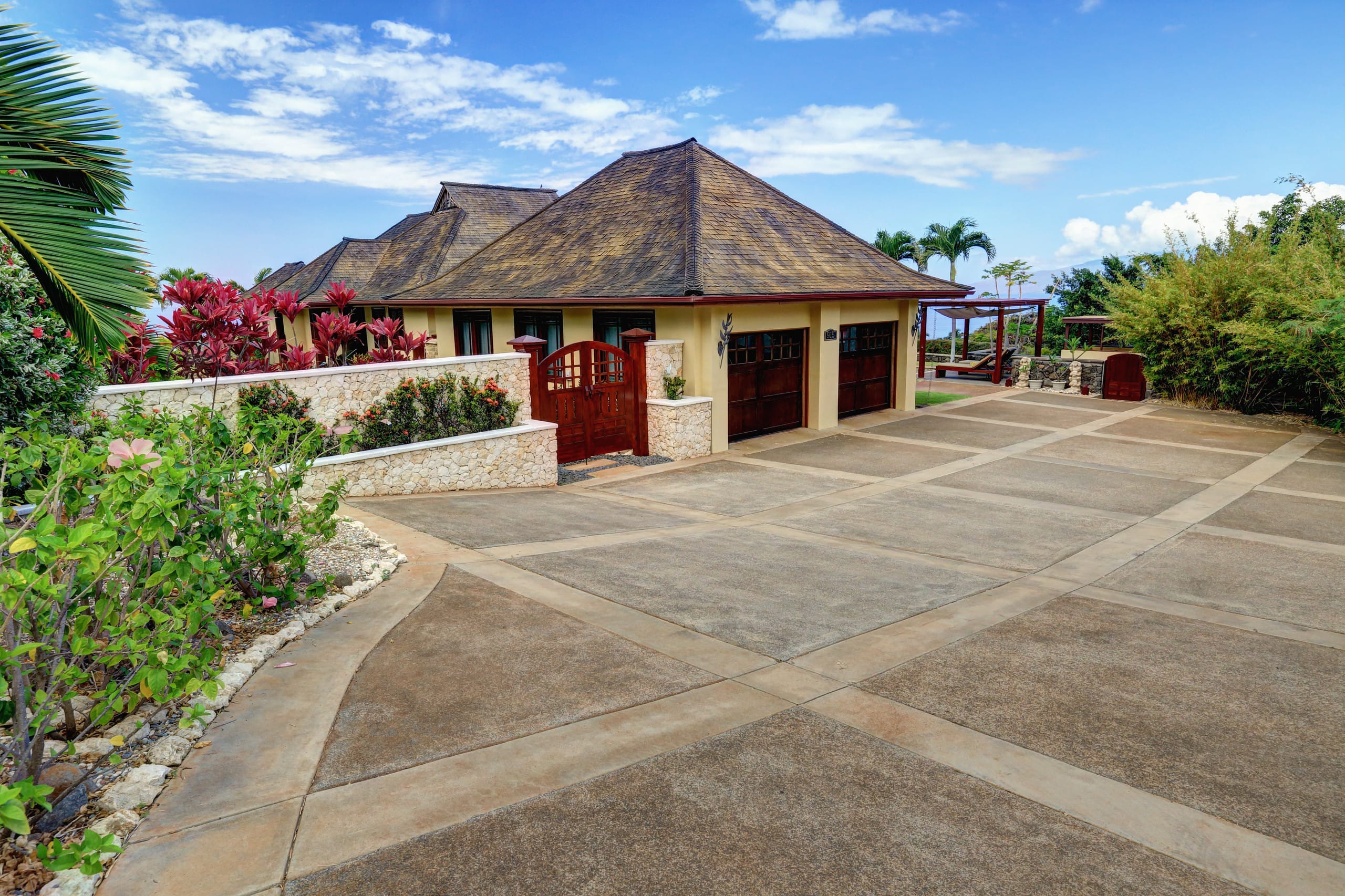 Home in Lahaina · ★4.88 · 2 bedrooms · 3 beds · 2 baths - Image 9