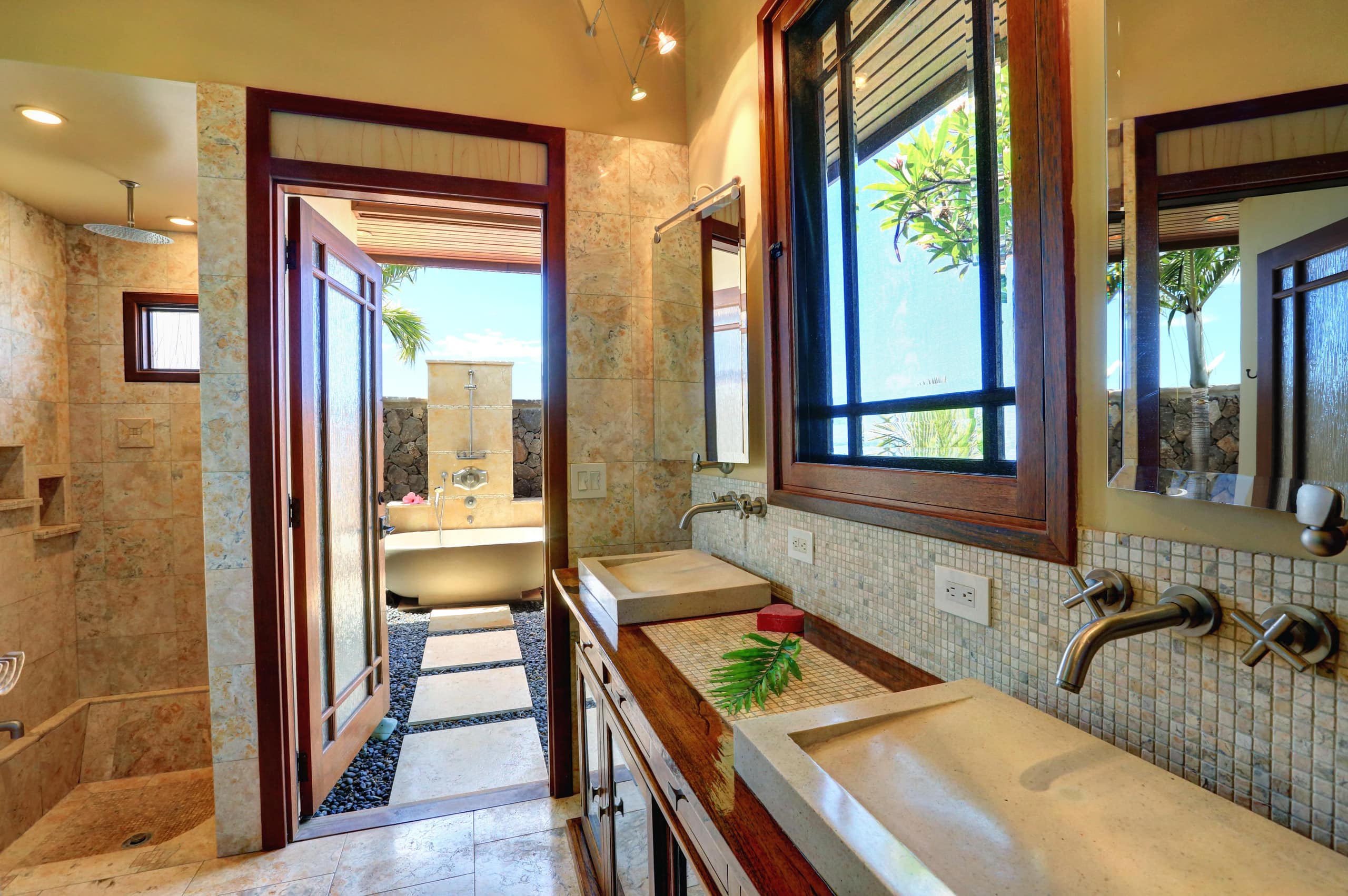 Home in Lahaina · ★4.88 · 2 bedrooms · 3 beds · 2 baths - Image 25