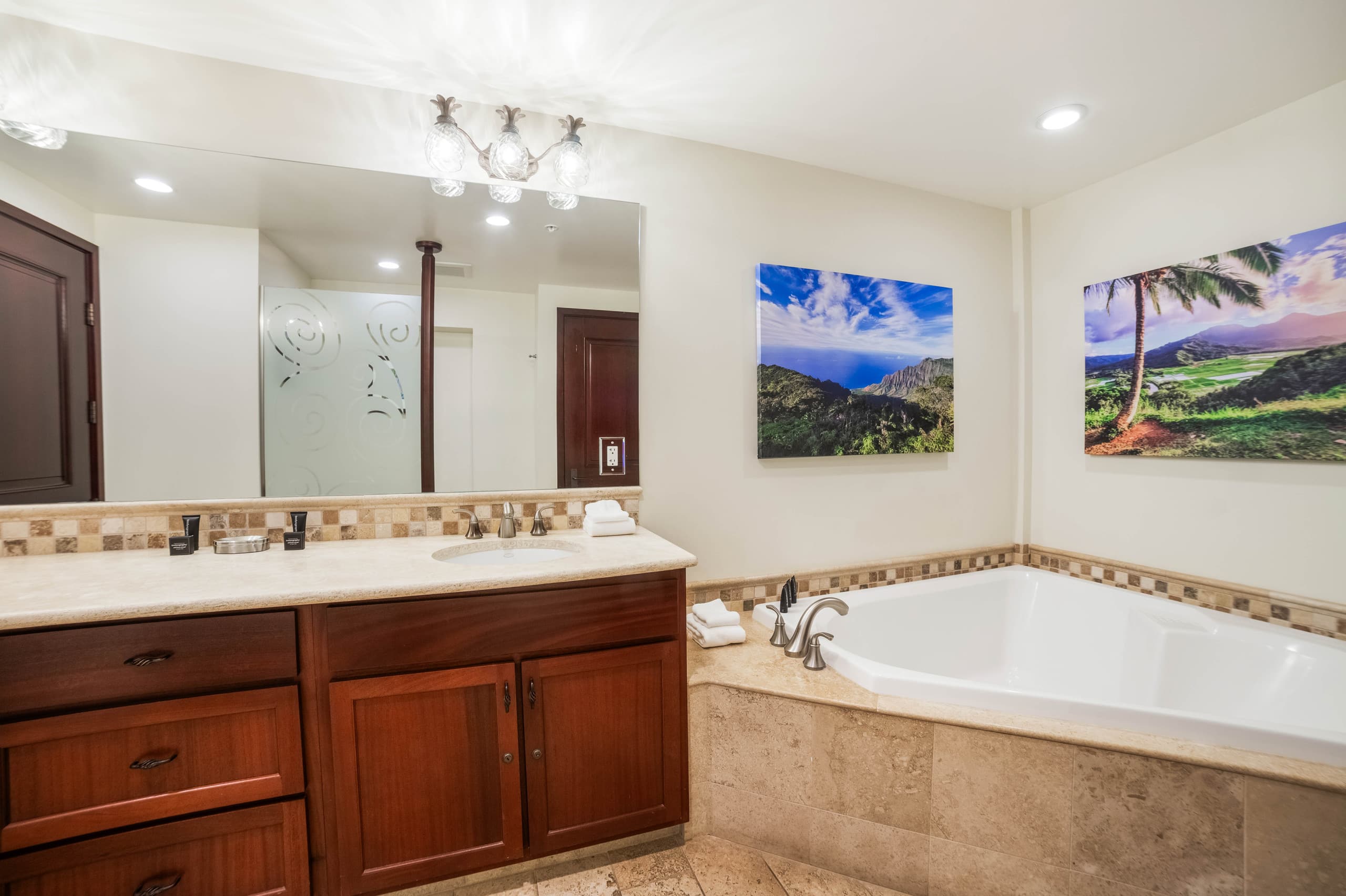 Condo in Kapaa · ★4.77 · 1 bedroom · 2 beds · 2 baths - Image 8