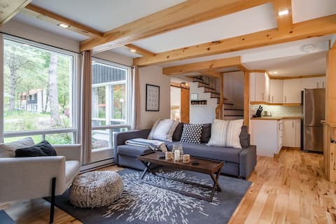 Cozy Scandinavian Chalet: Fireplace, Pets