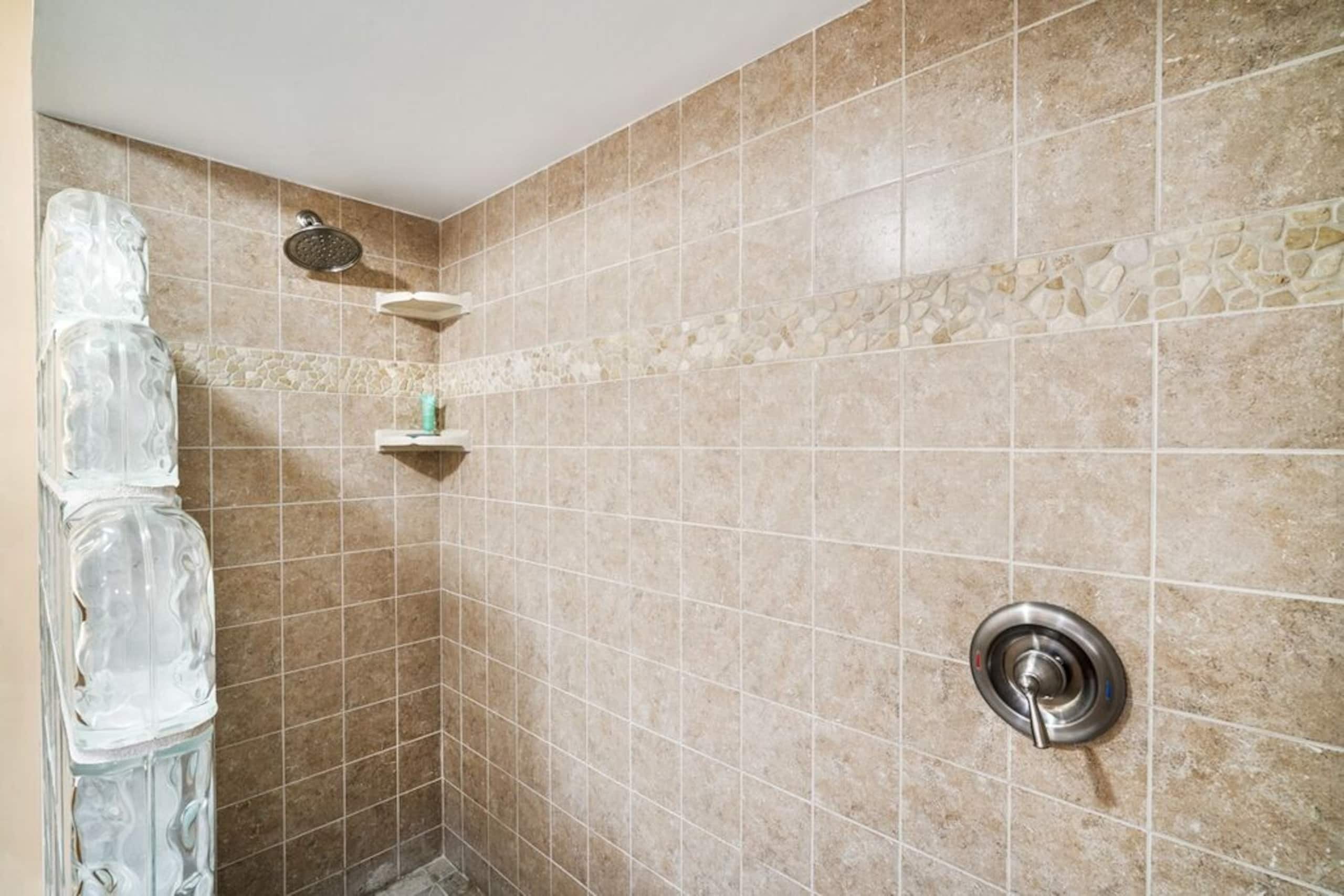 Condo in Kailua-Kona · ★4.5 · 1 bedroom · 2 beds · 1 bath - Image 15