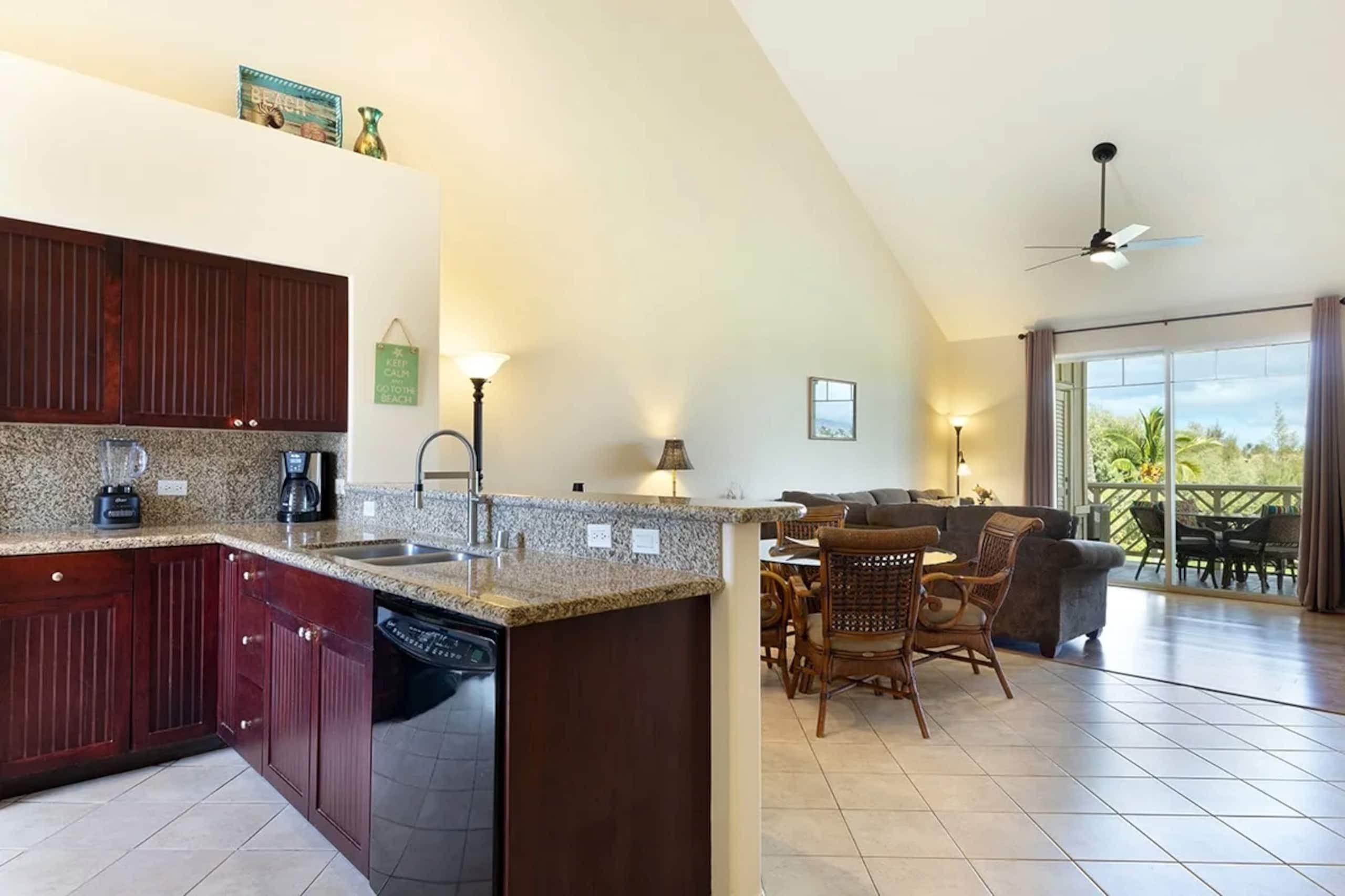 Great Location, 2bdrm w/loft and fairway view - Photo 6