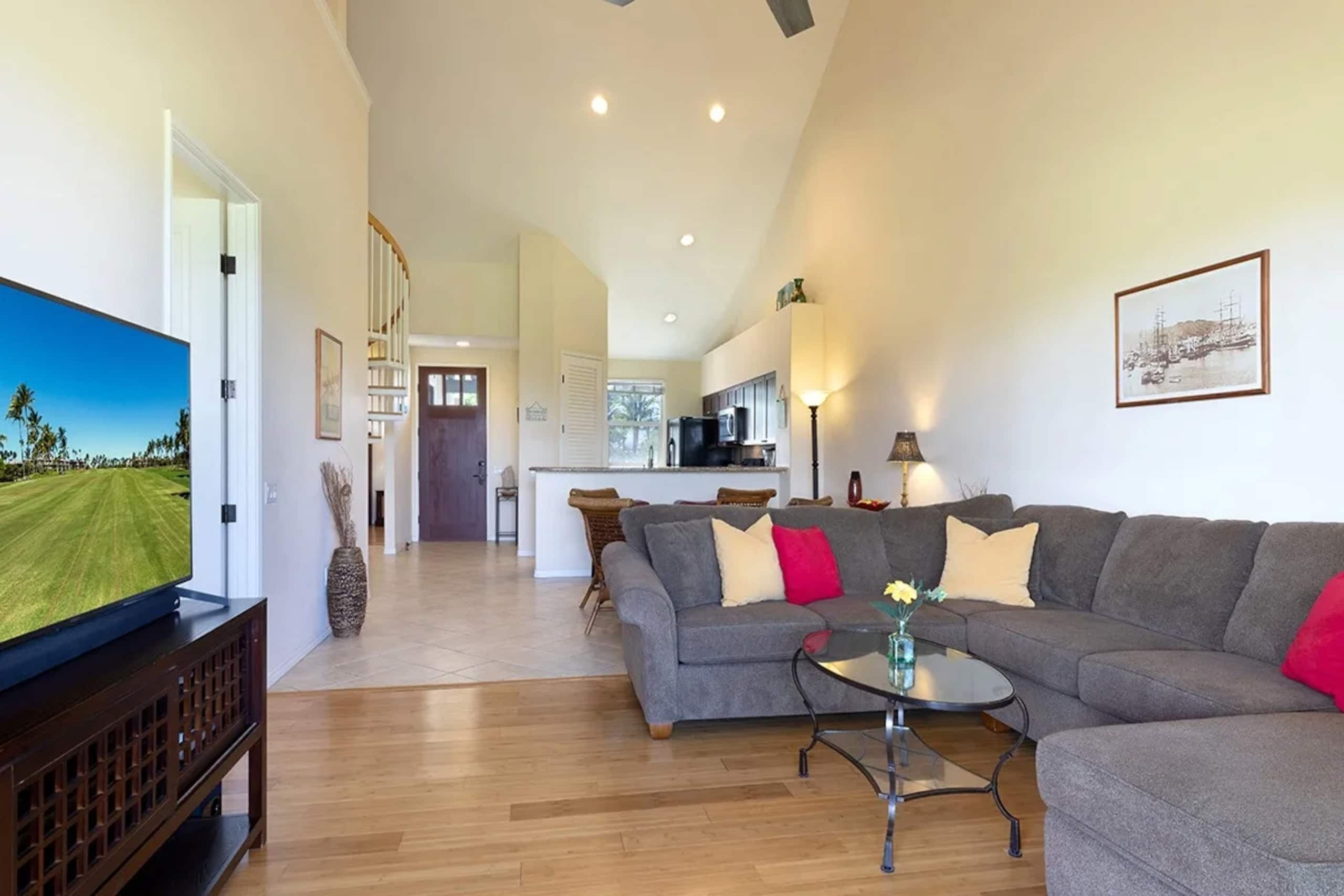Great Location, 2bdrm w/loft and fairway view - Photo 11