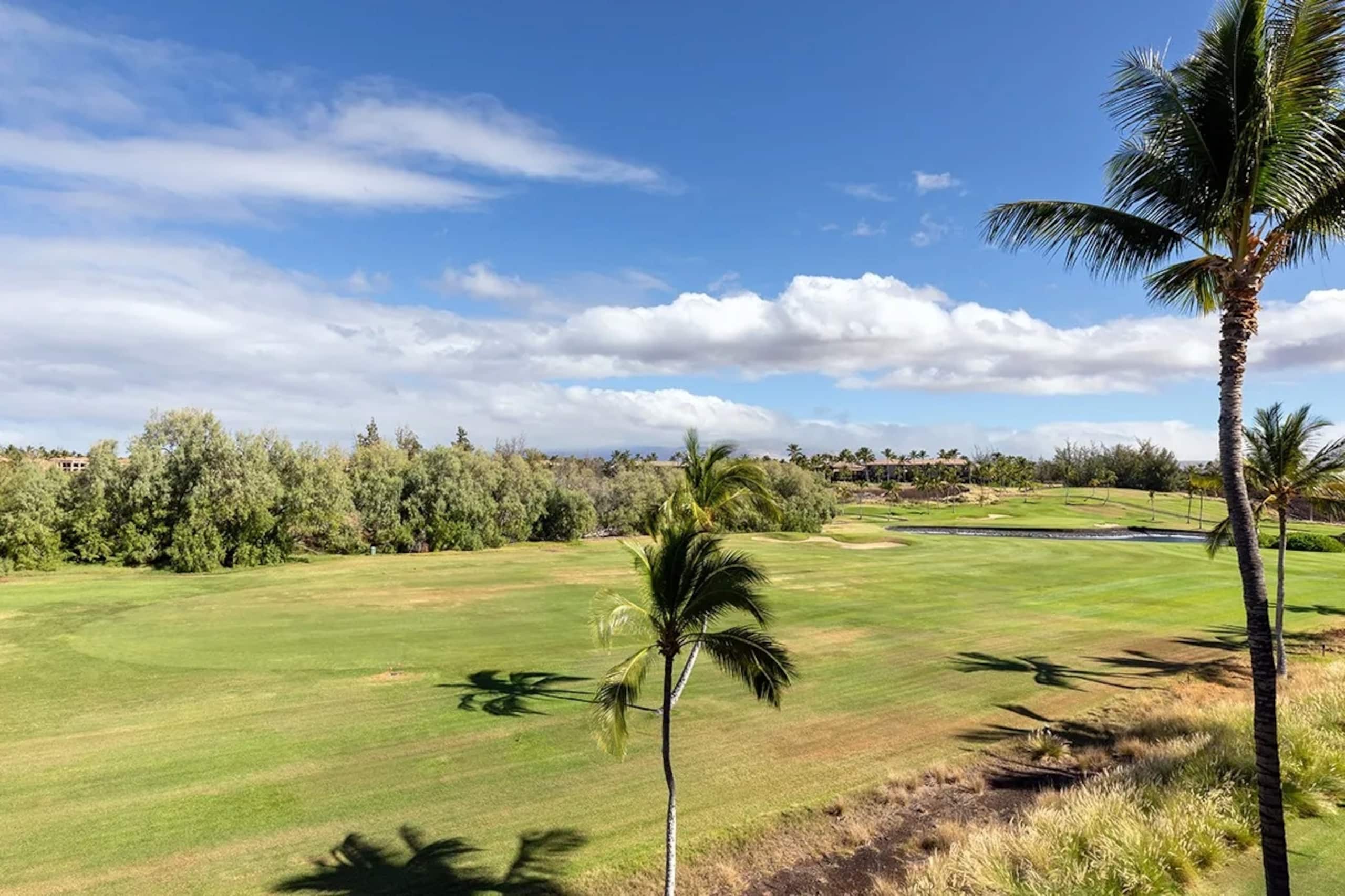 Great Location, 2bdrm w/loft and fairway view - Photo 28