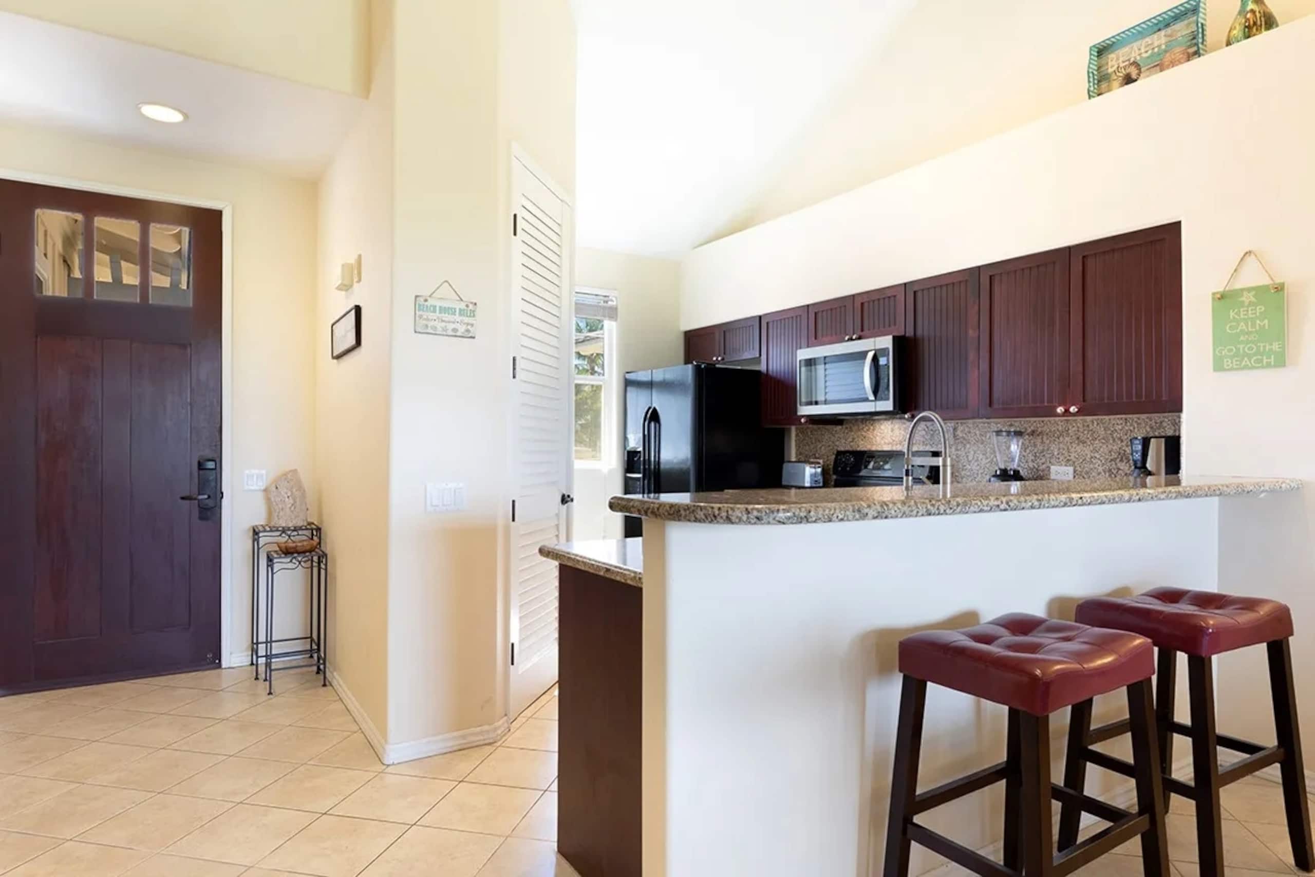 Great Location, 2bdrm w/loft and fairway view - Photo 8