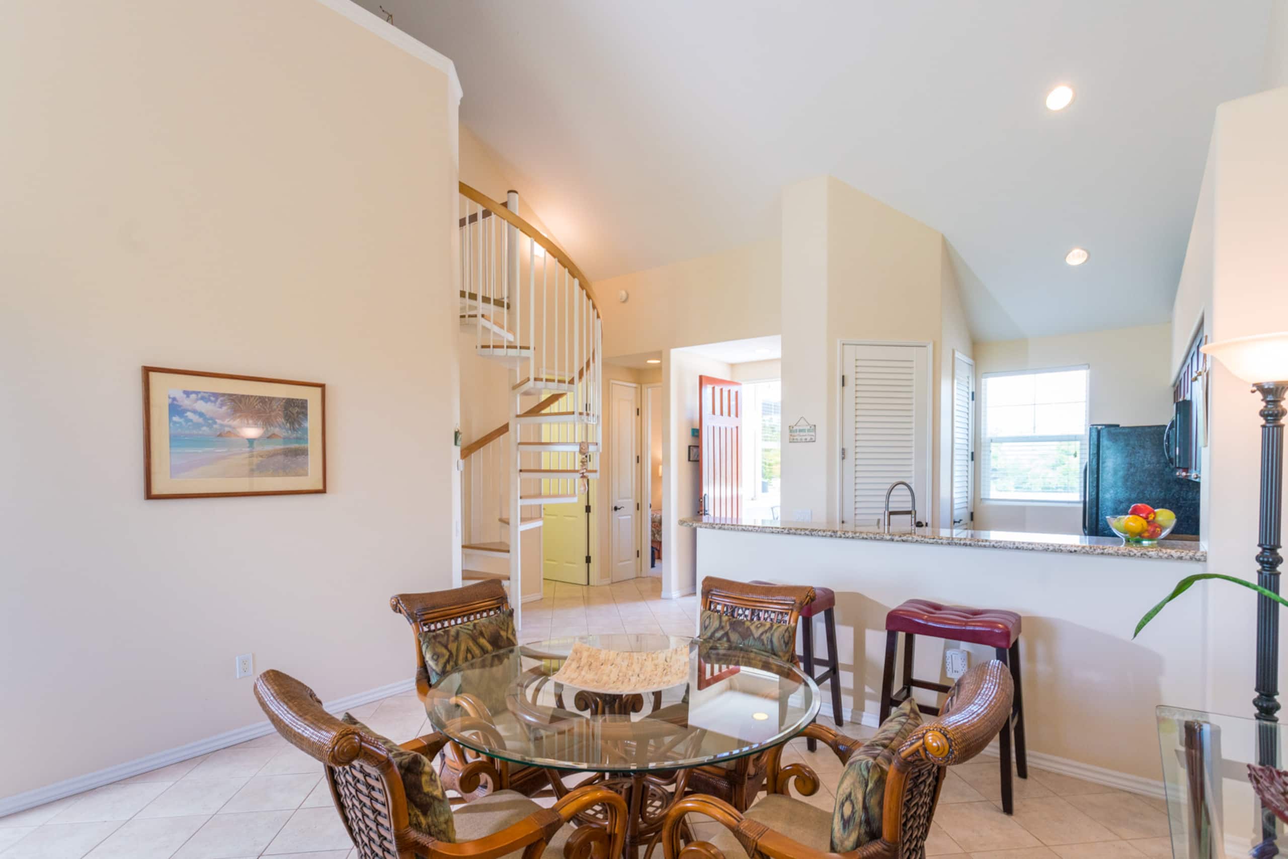 Great Location, 2bdrm w/loft and fairway view - Photo 3