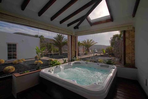 Top Airbnb: Country house: Finca Arbequina A en Pájara
