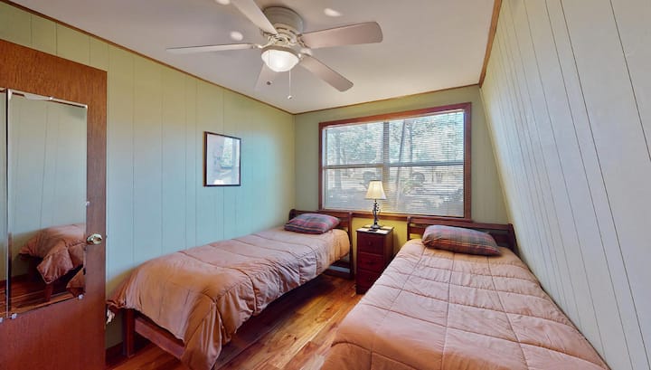 เคบินจะนอนได้ 6 คน