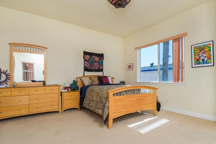 spálňa pre hostí na druhom poschodí - manželská posteľ